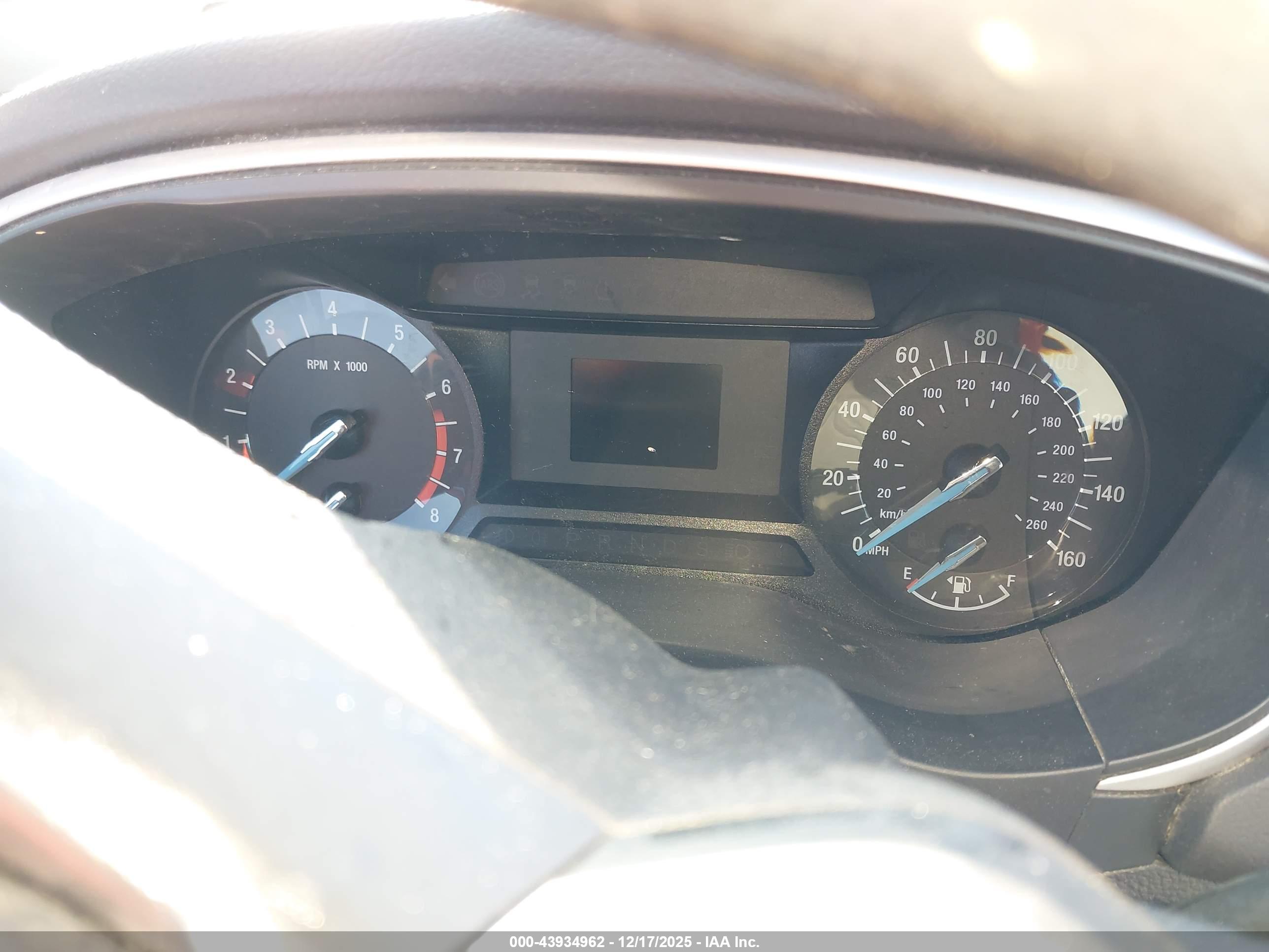 FORD FUSION image 7