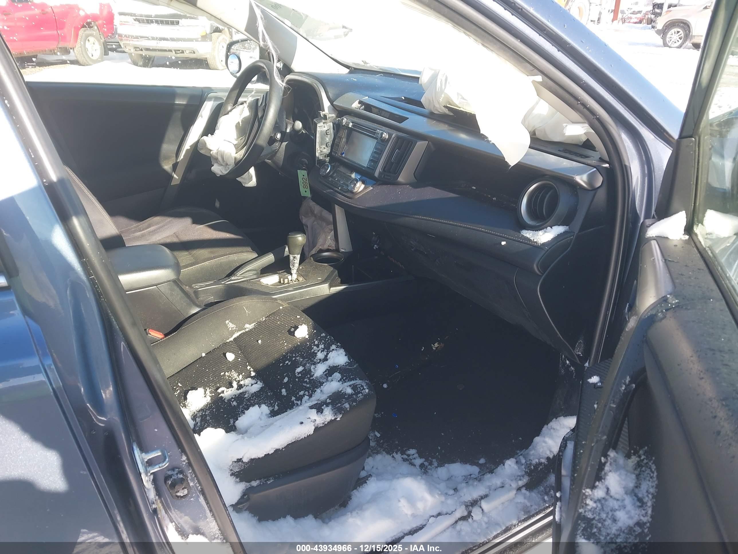 TOYOTA RAV4 image 5