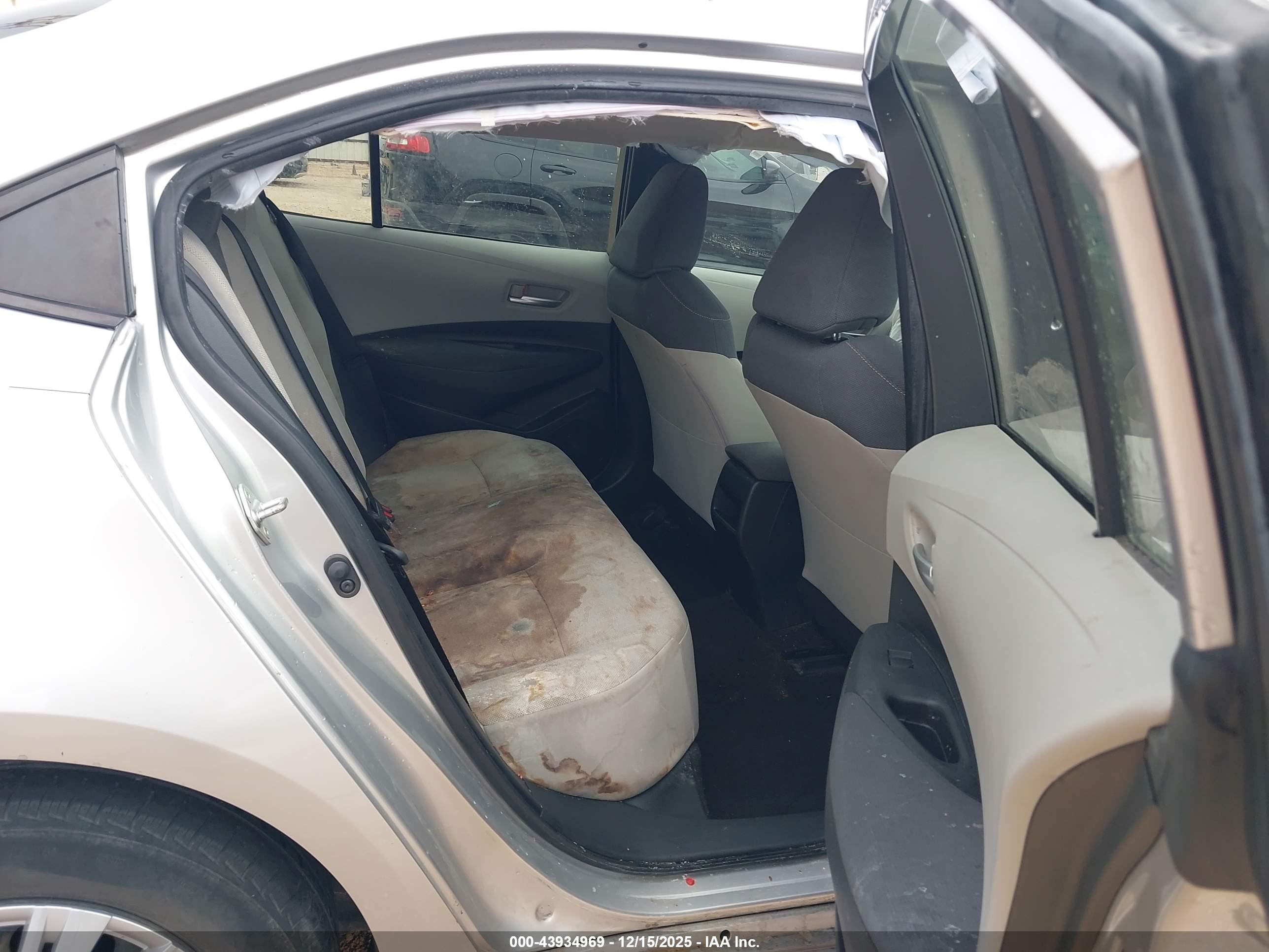 TOYOTA COROLLA image 8