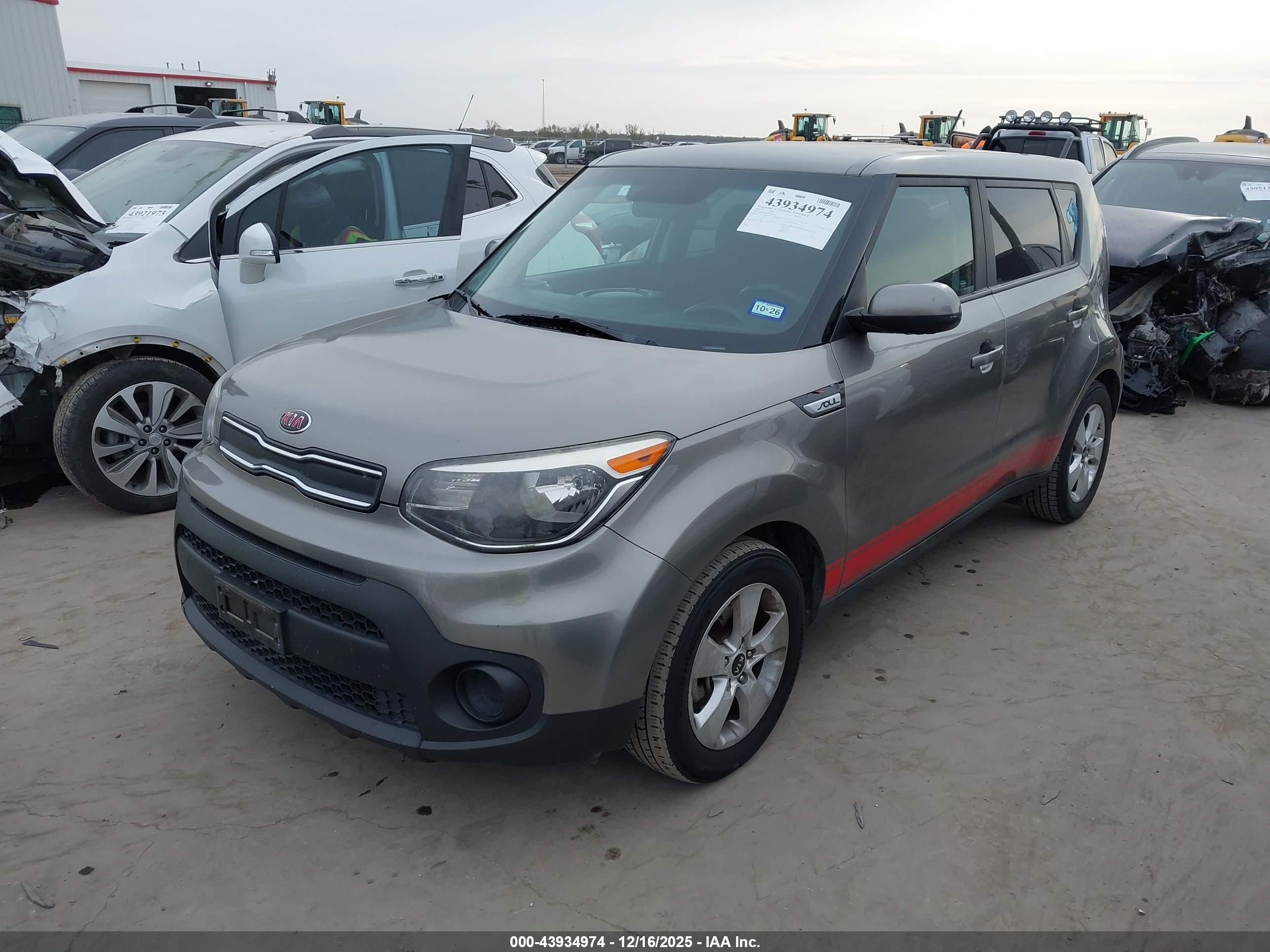 KIA SOUL image 2