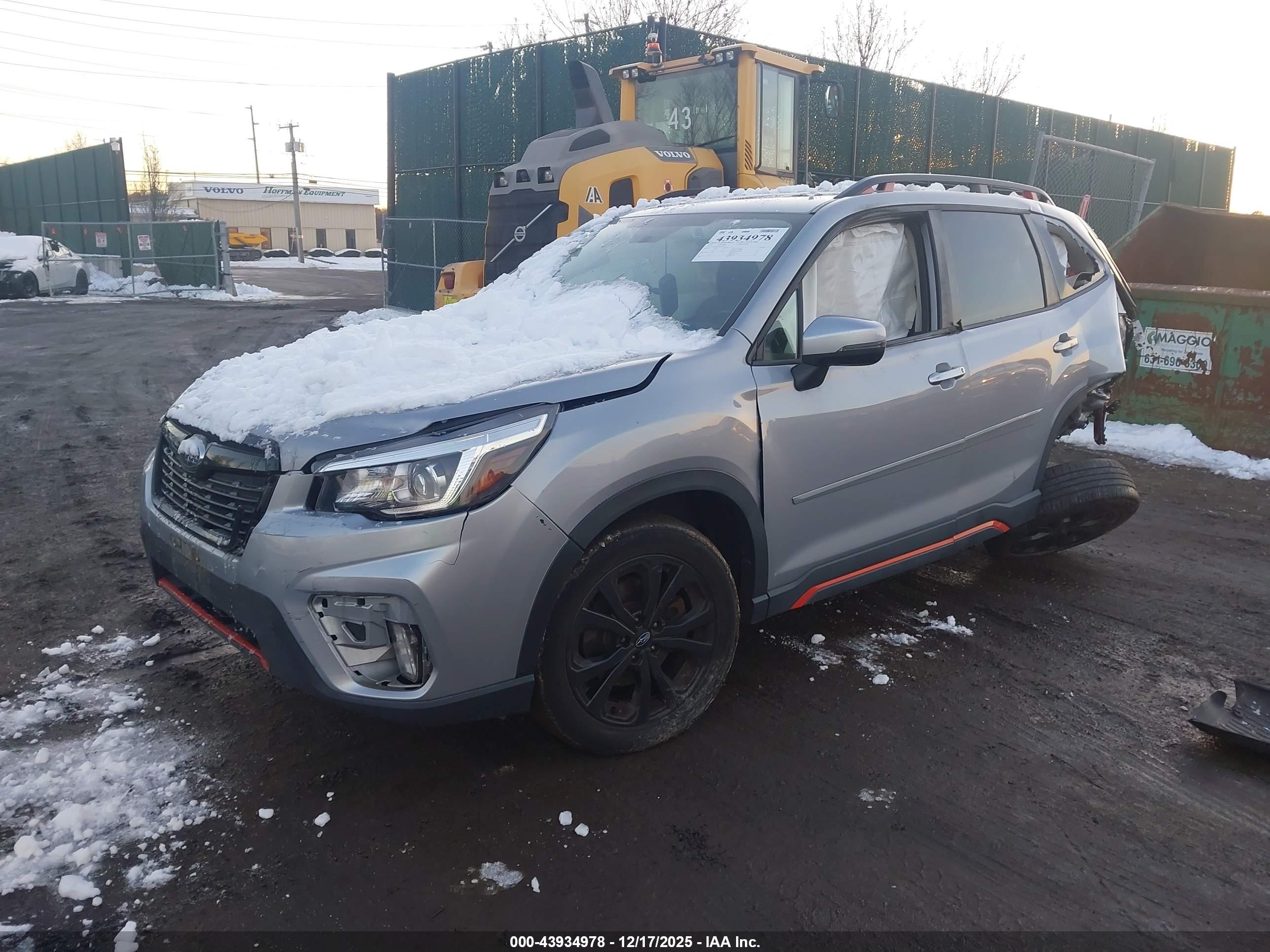 SUBARU FORESTER image 2