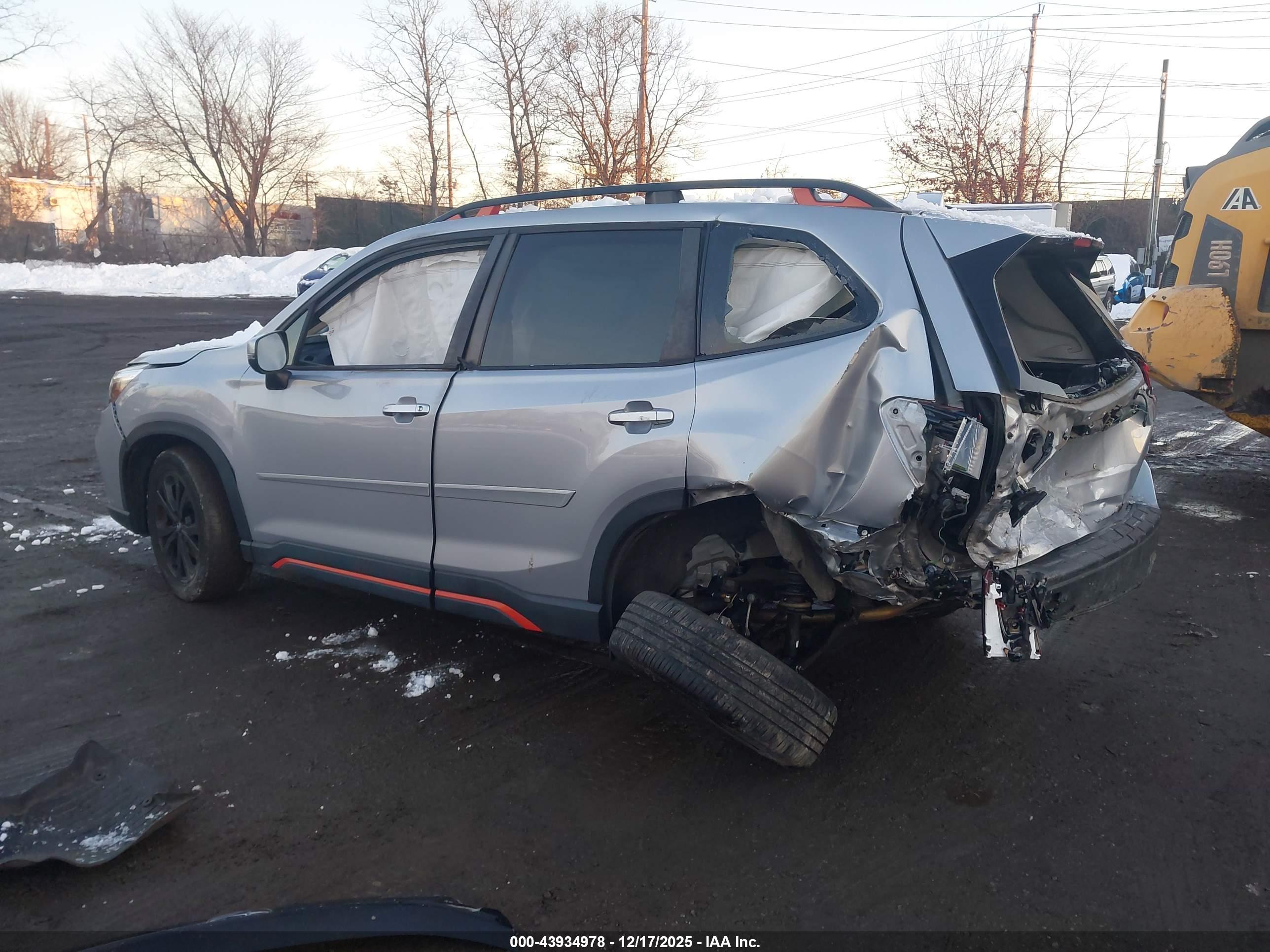 SUBARU FORESTER image 3