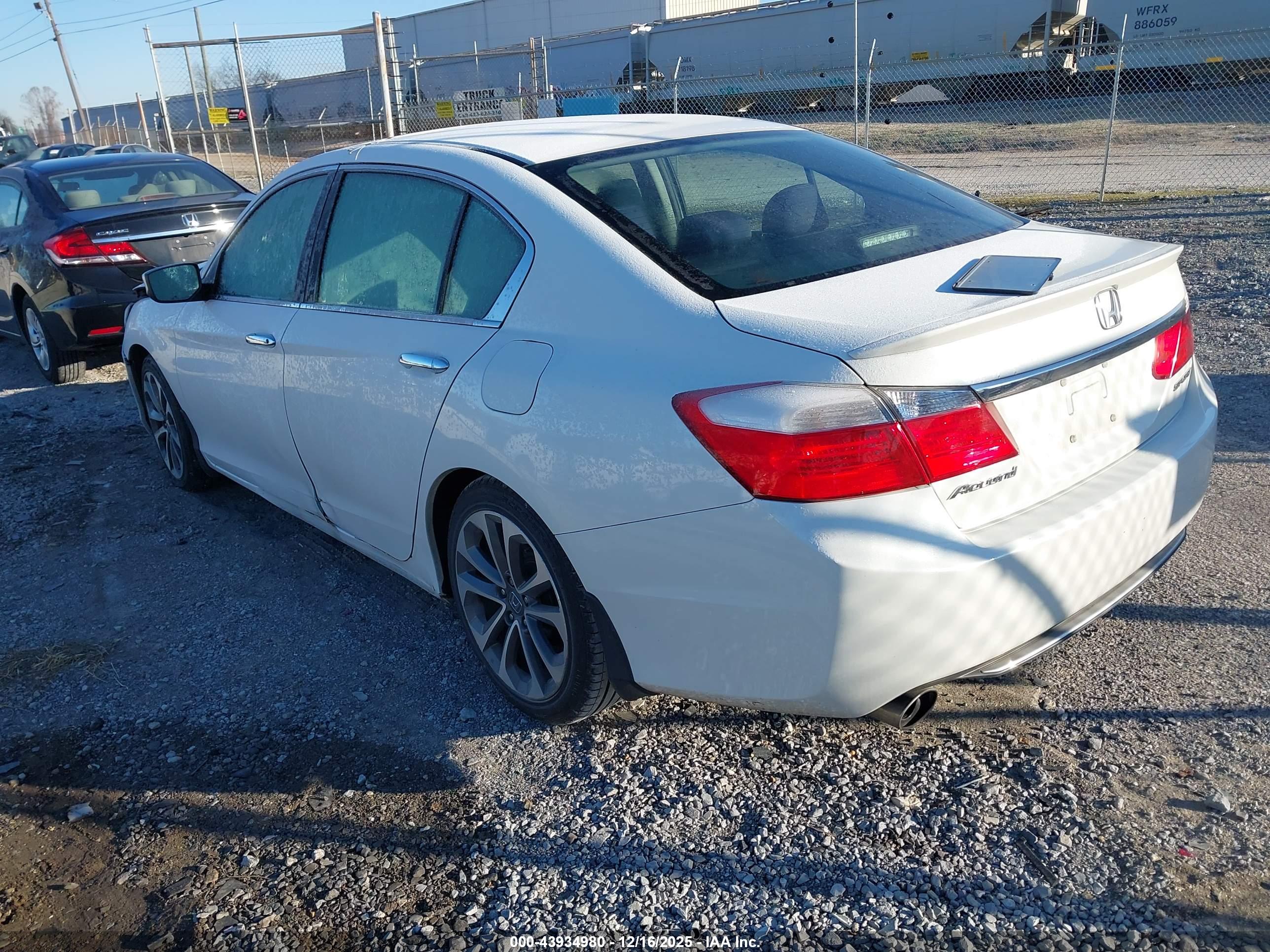 HONDA ACCORD image 3