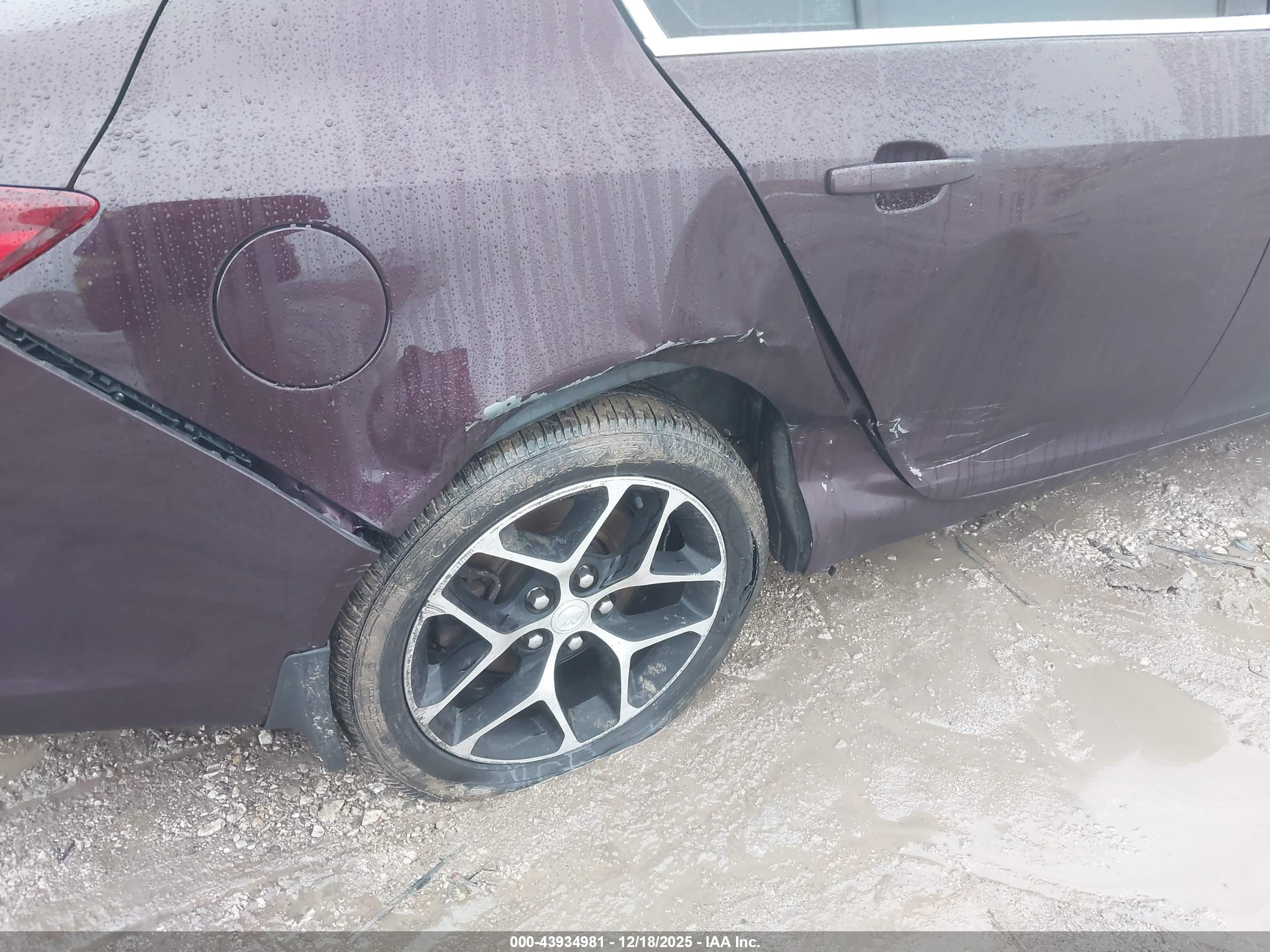 BUICK REGAL image 6