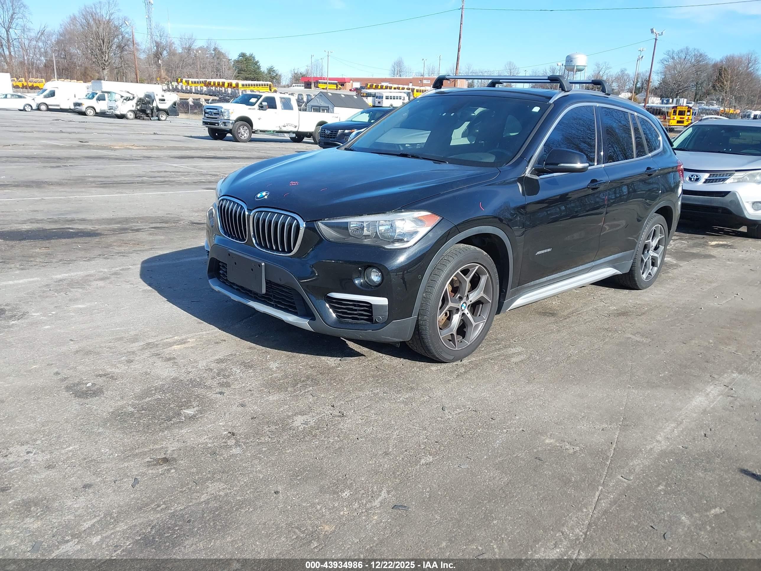 BMW X1 image 2
