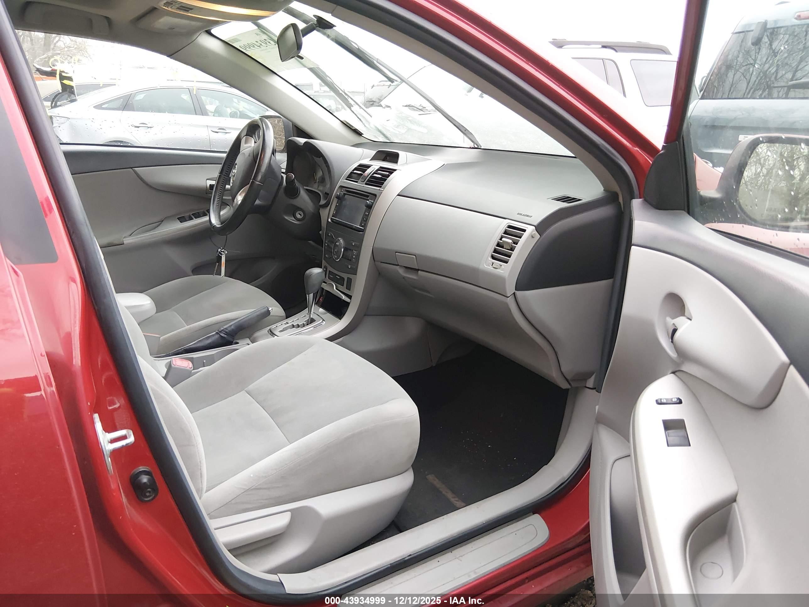 TOYOTA COROLLA image 5