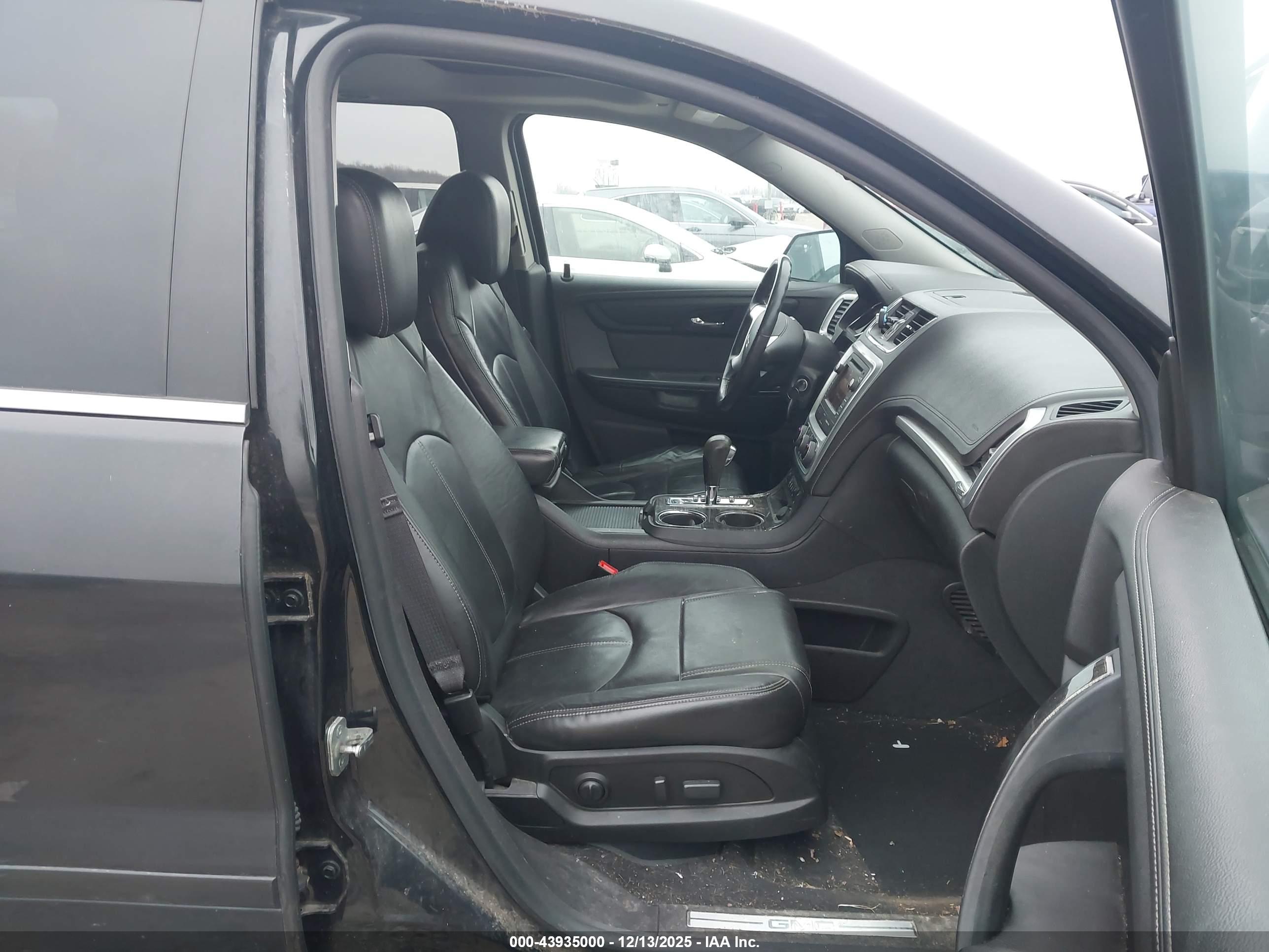 GMC ACADIA image 5