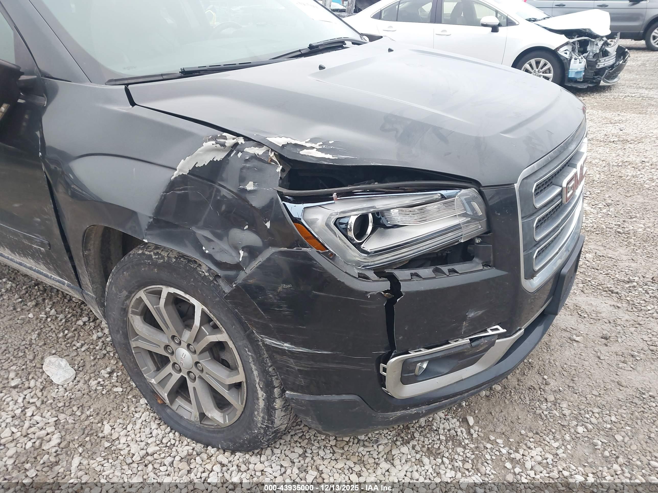 GMC ACADIA image 6