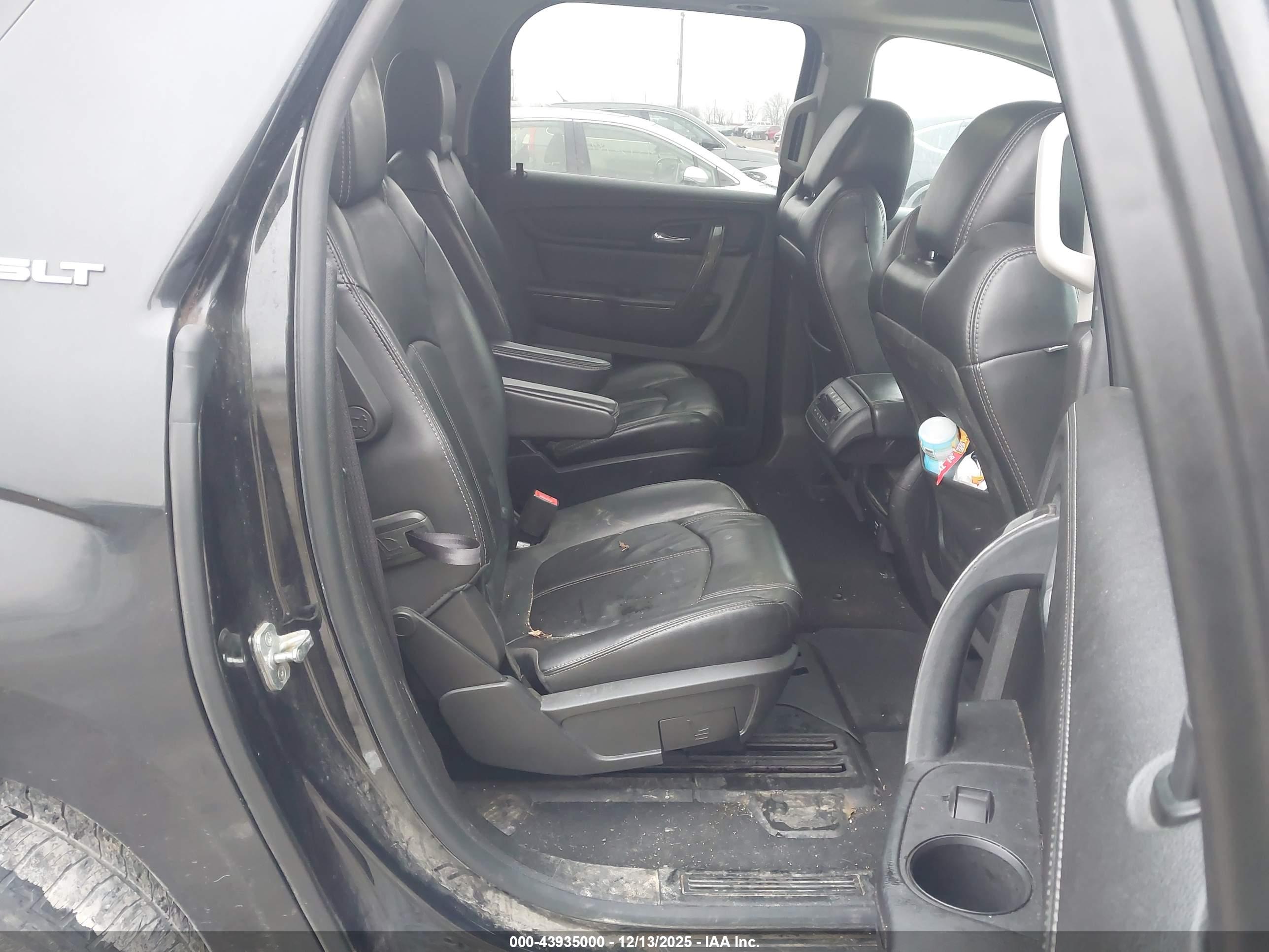 GMC ACADIA image 8