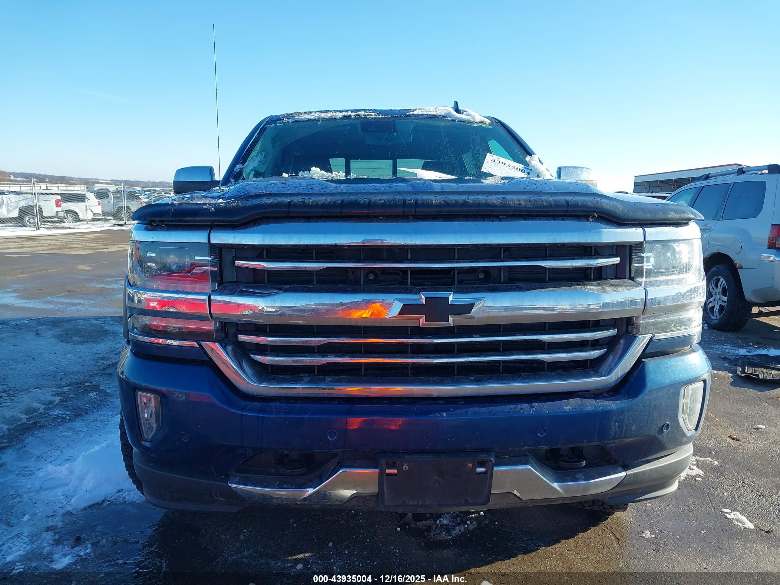 CHEVROLET SILVERADO image 6
