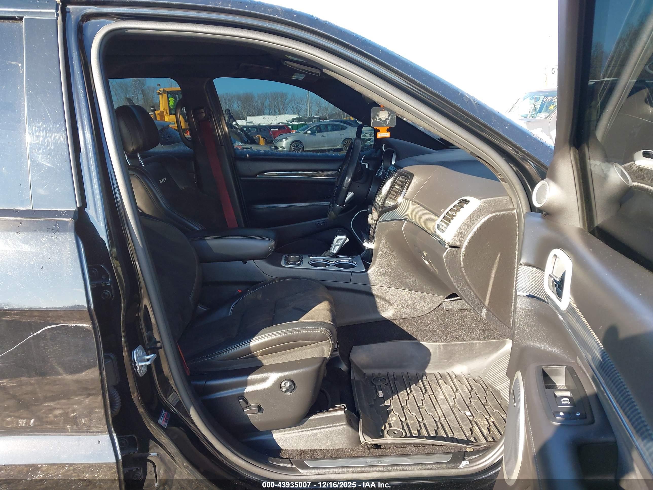 JEEP GRAND image 5