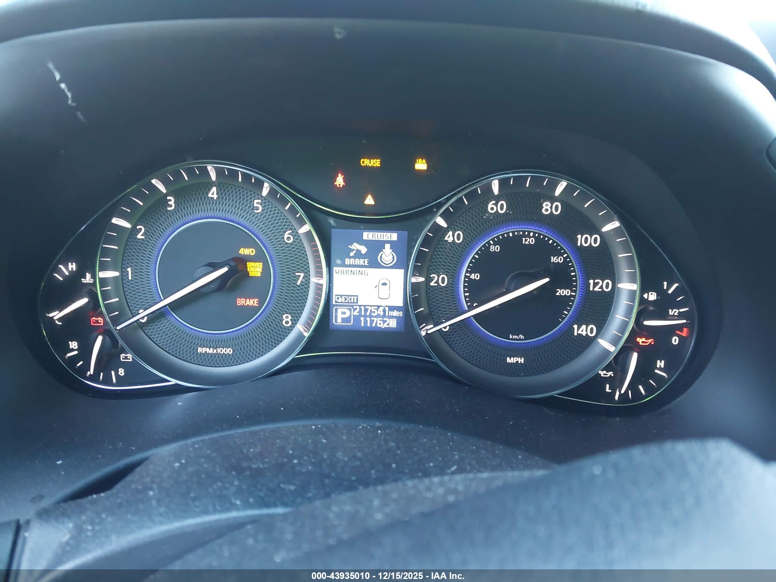 INFINITI QX80 image 7