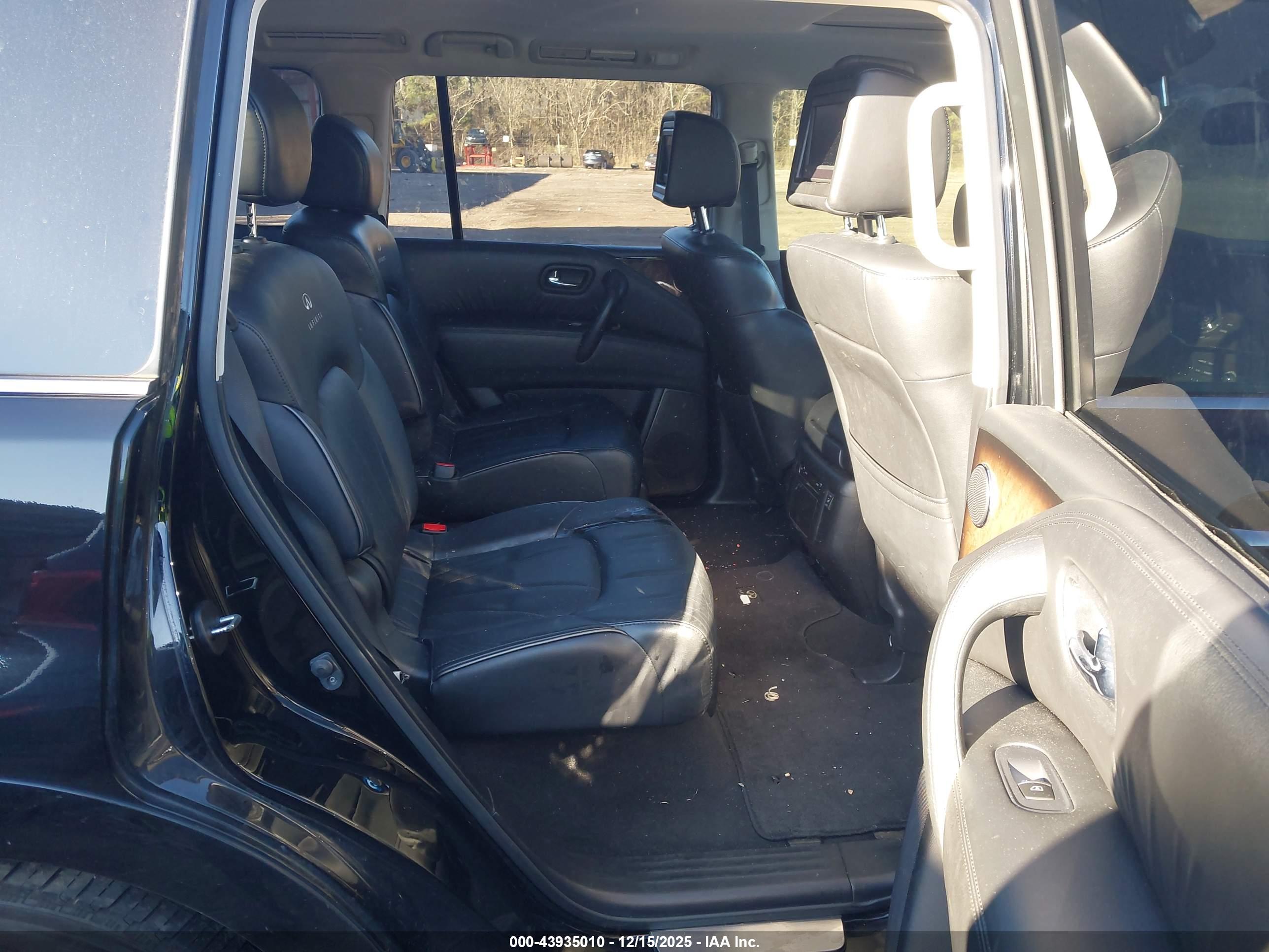 INFINITI QX80 image 8