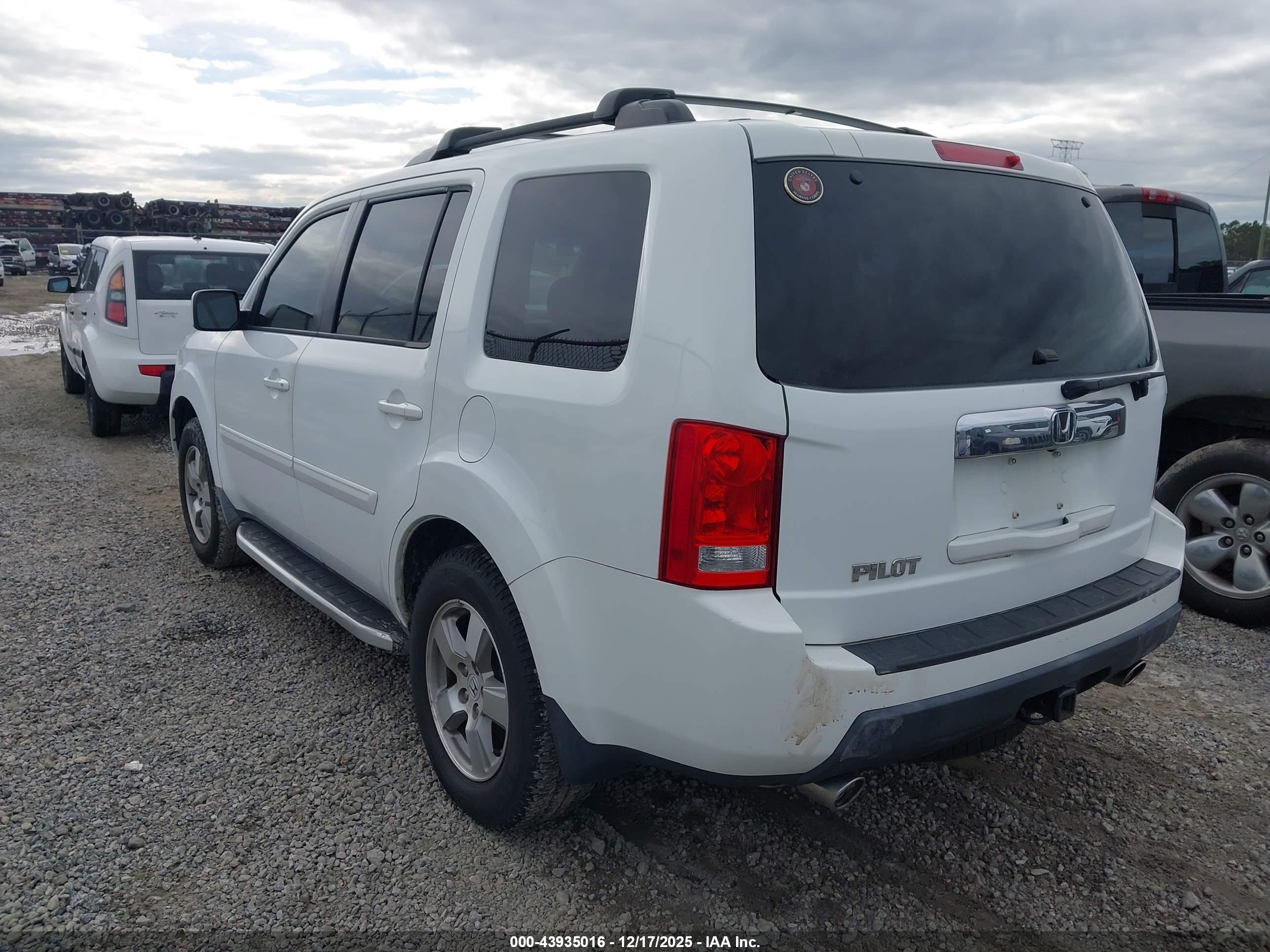 HONDA PILOT image 3