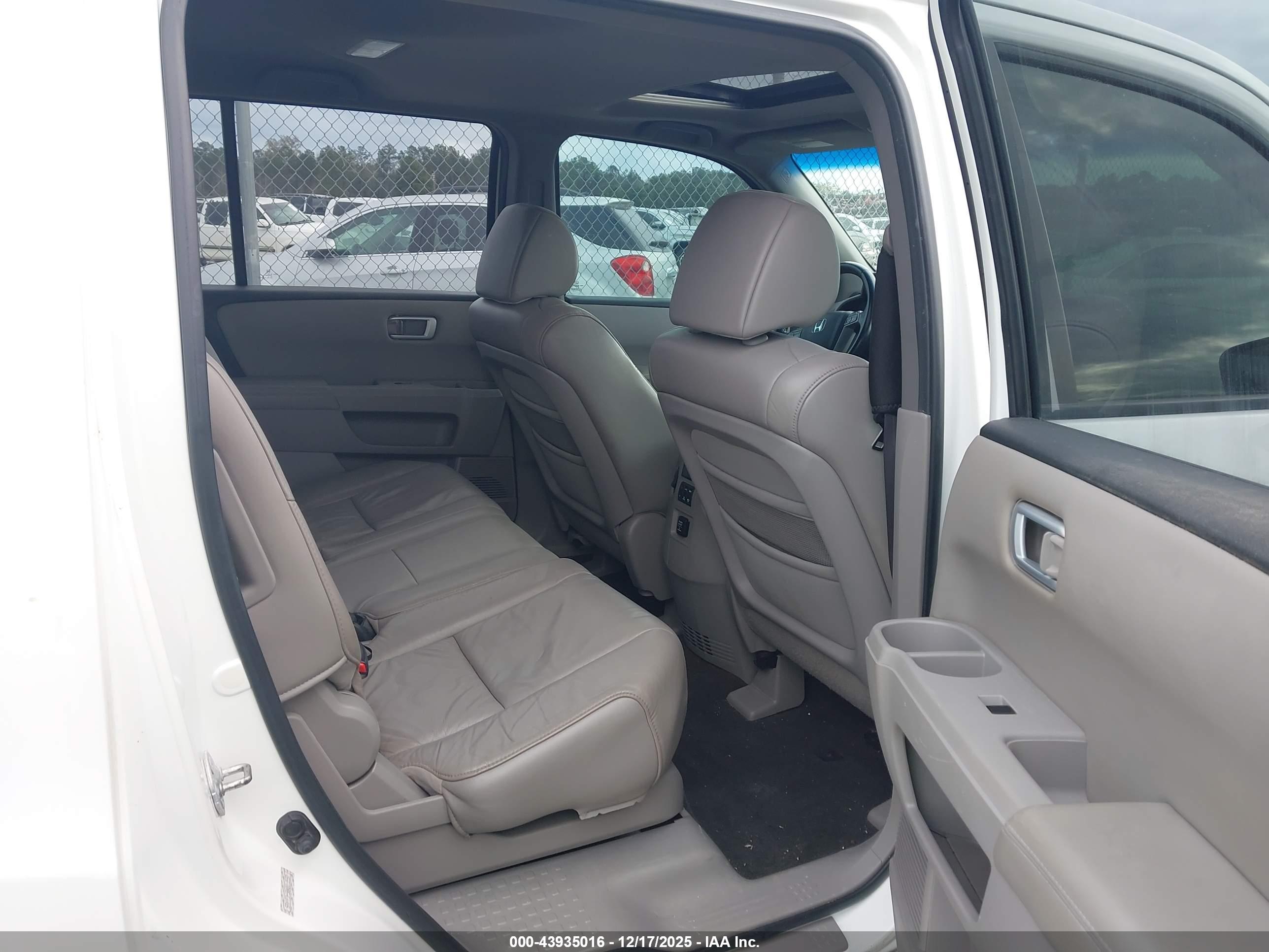 HONDA PILOT image 8