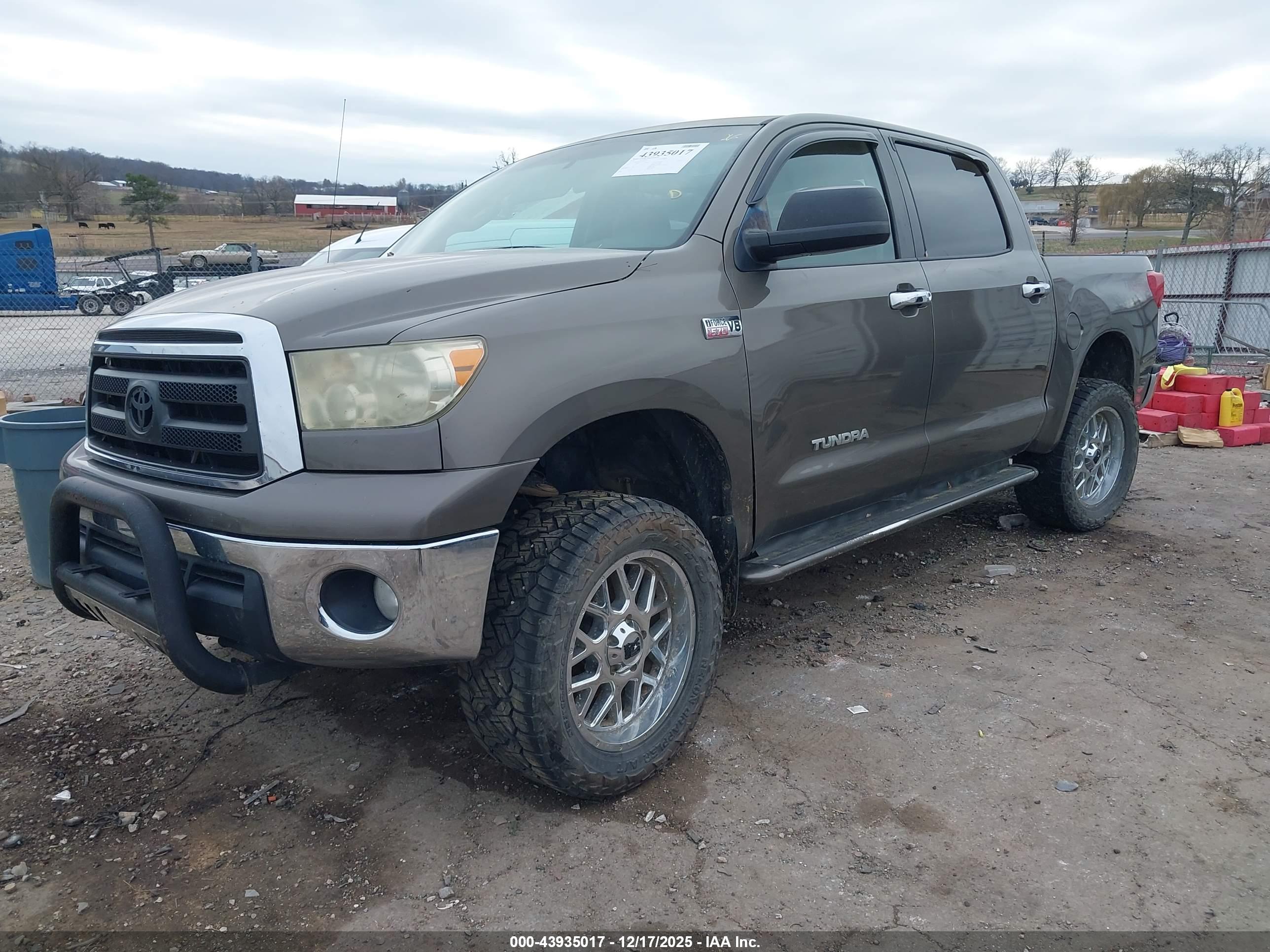 TOYOTA TUNDRA image 2