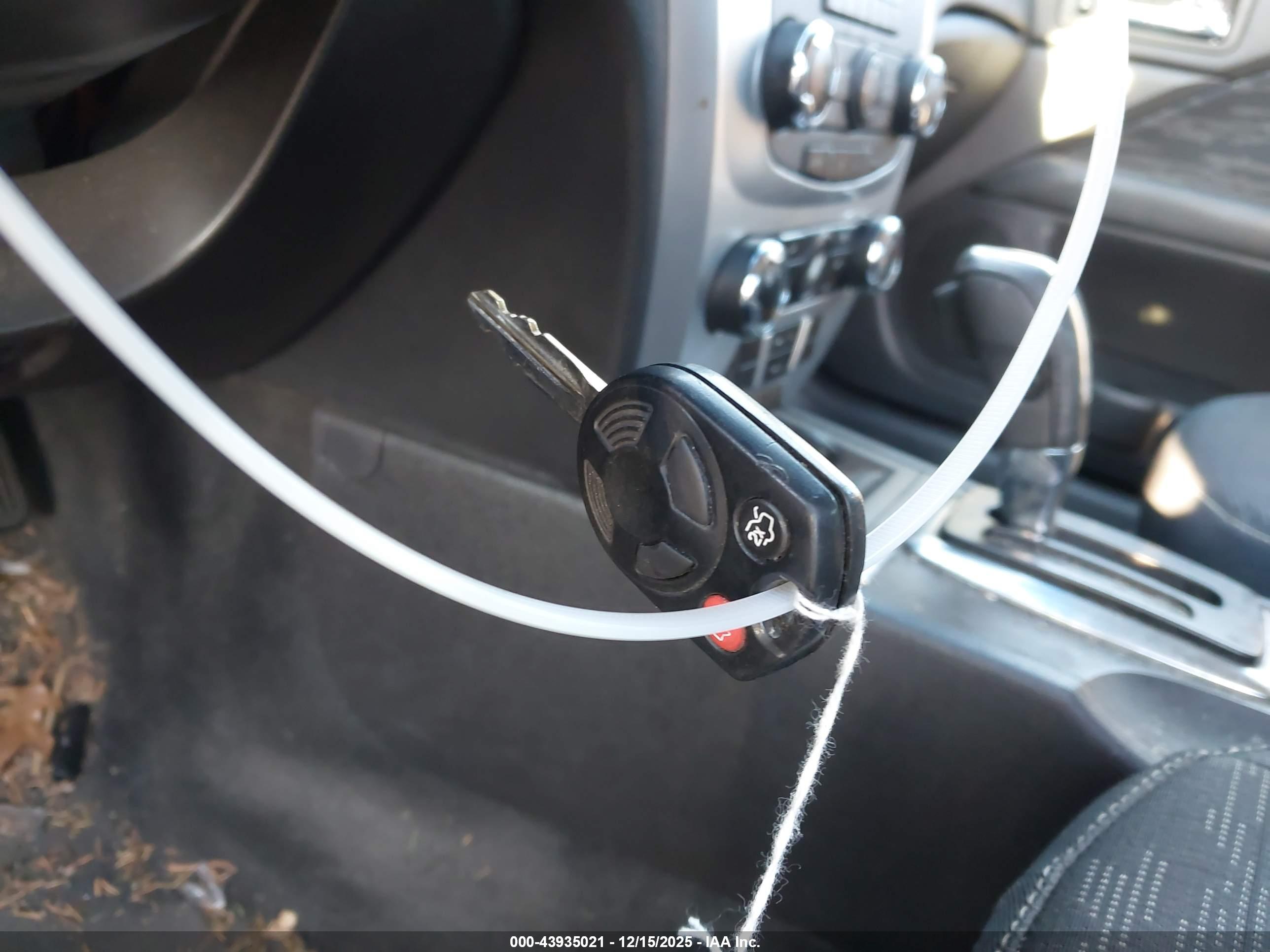 FORD FUSION image 11