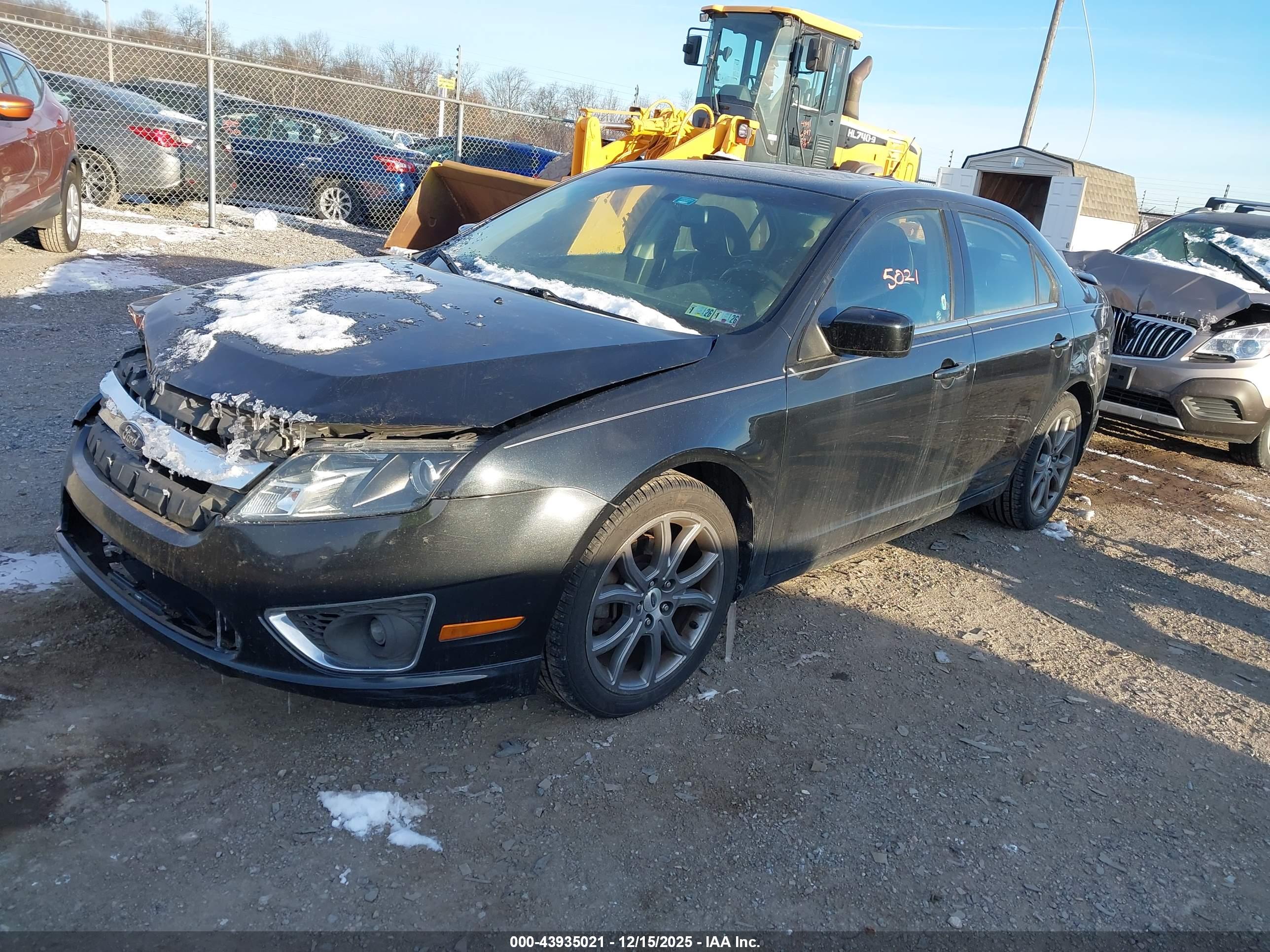 FORD FUSION image 2