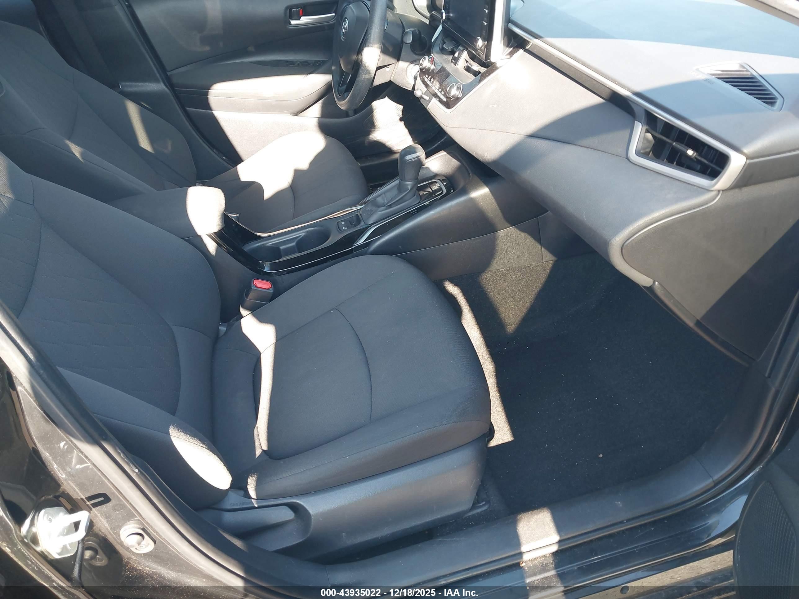TOYOTA COROLLA image 5