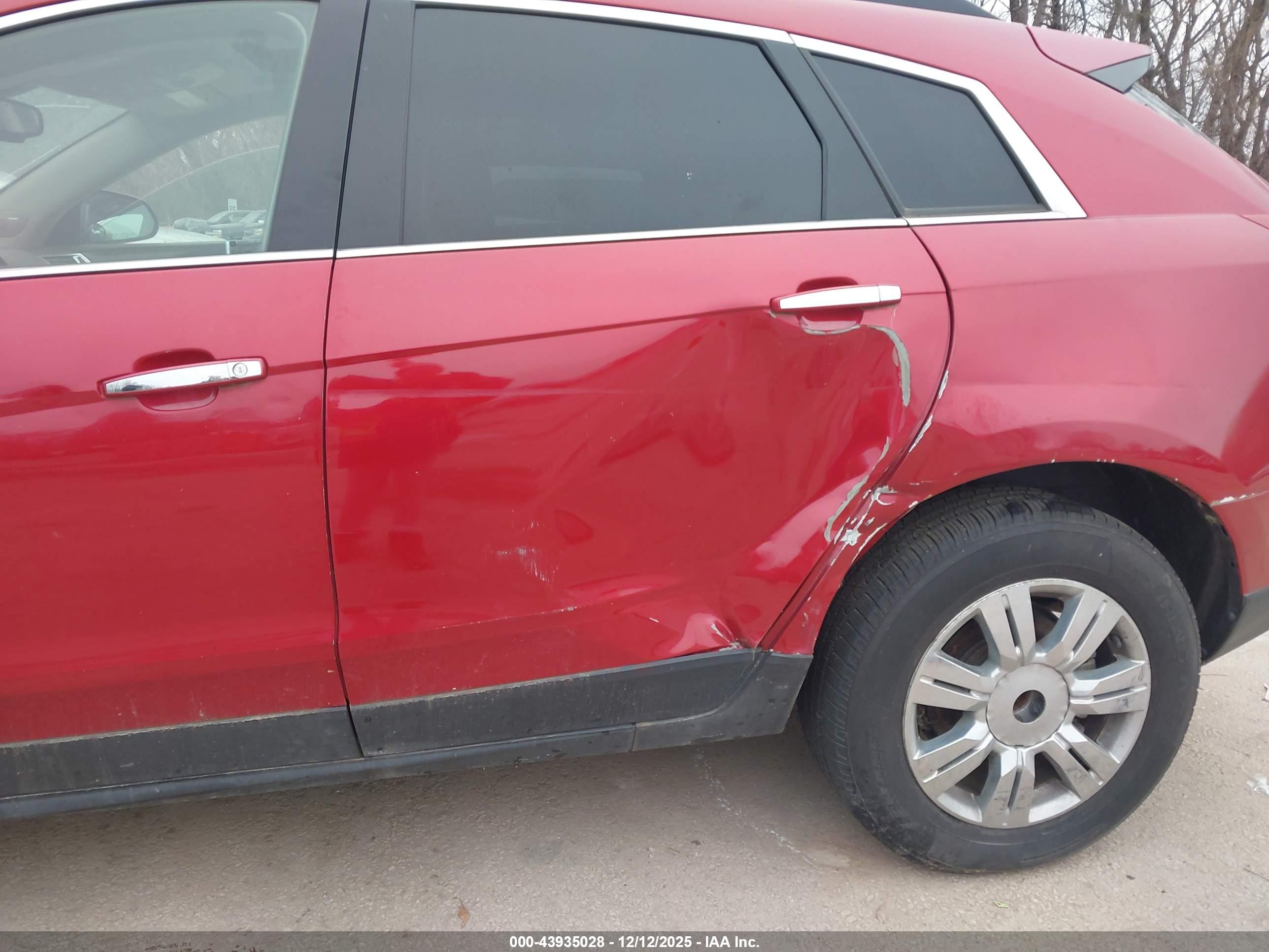 CADILLAC SRX image 6