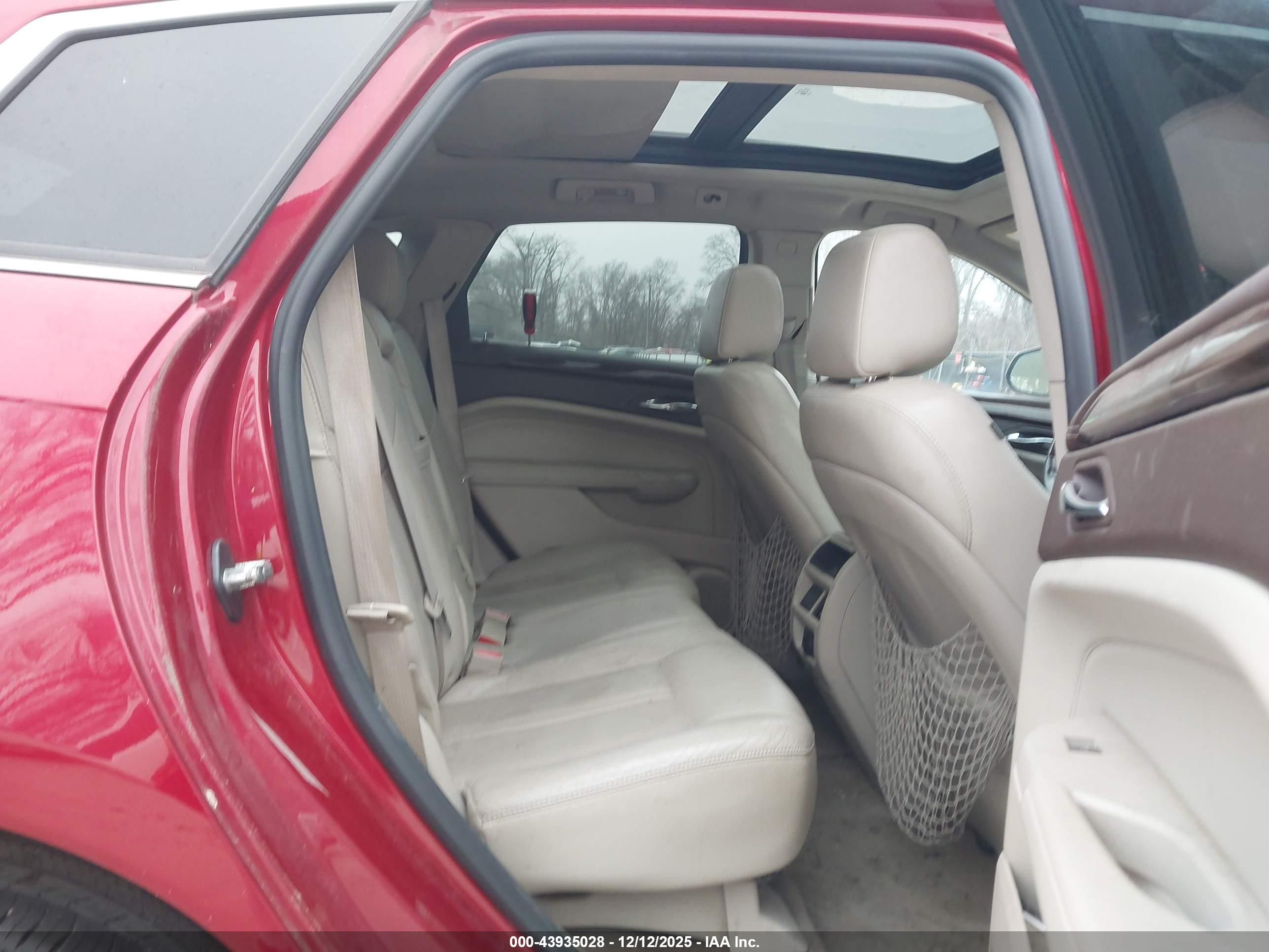 CADILLAC SRX image 8