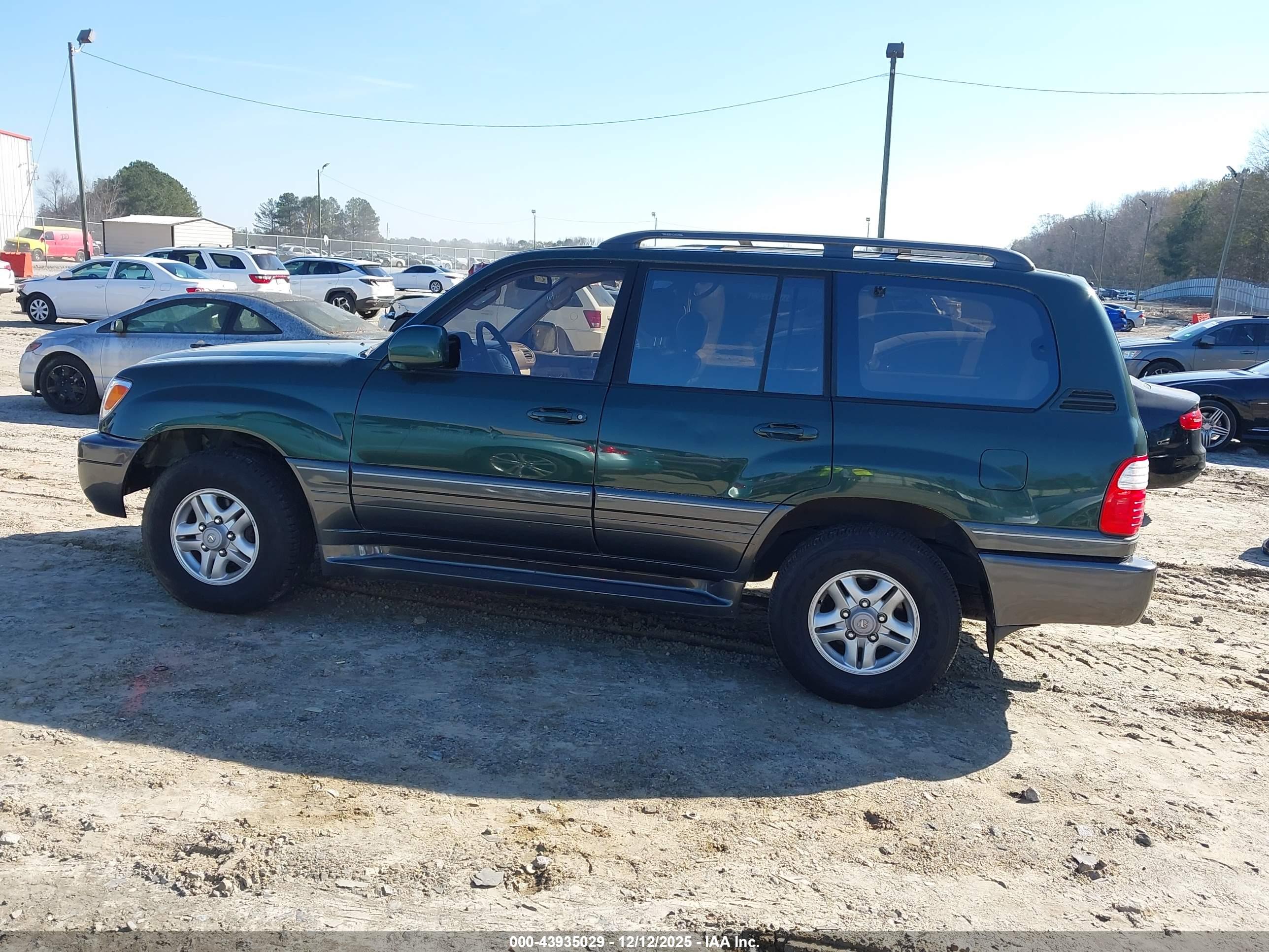 LEXUS LX image 6