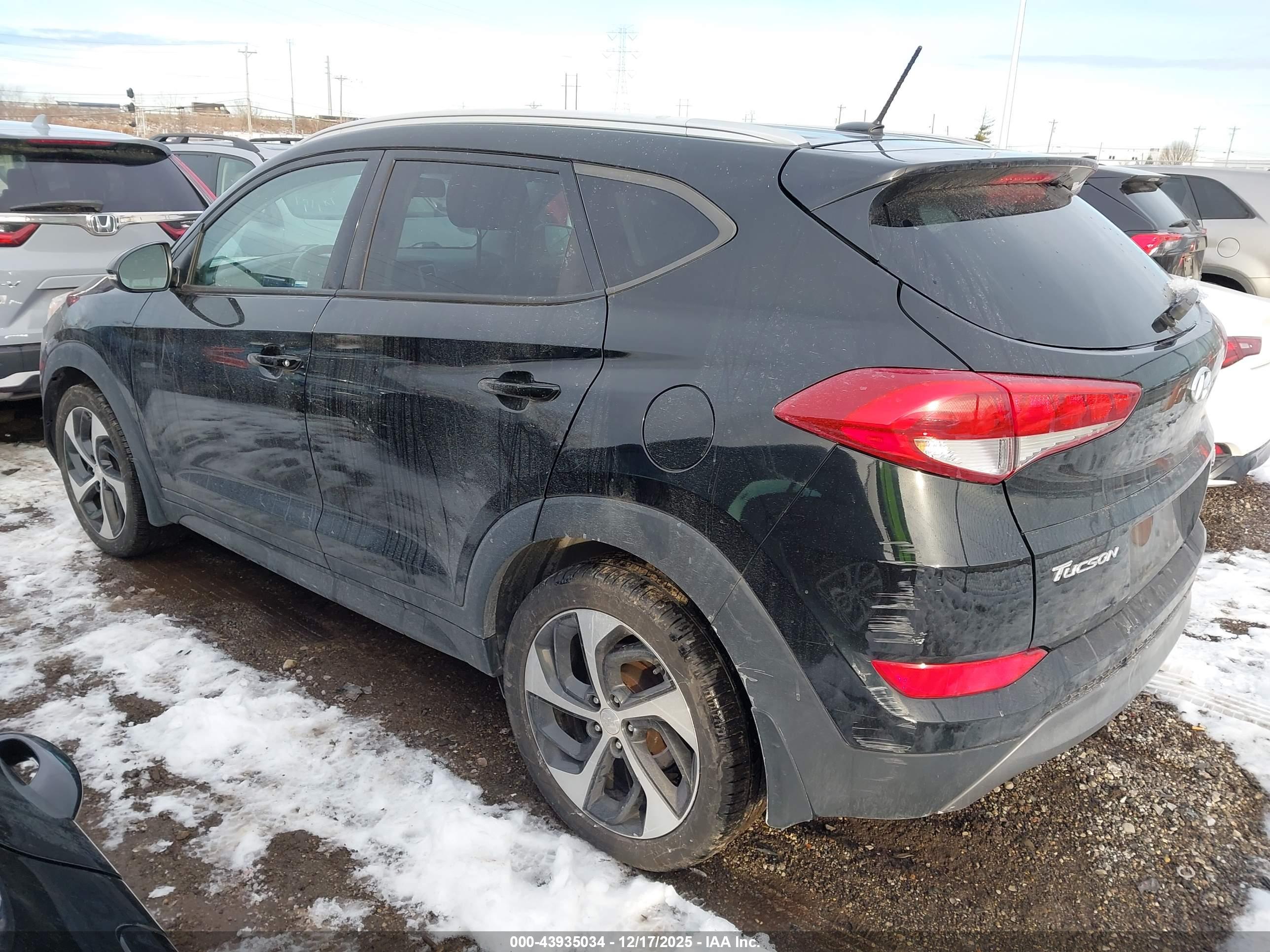 HYUNDAI TUCSON image 3