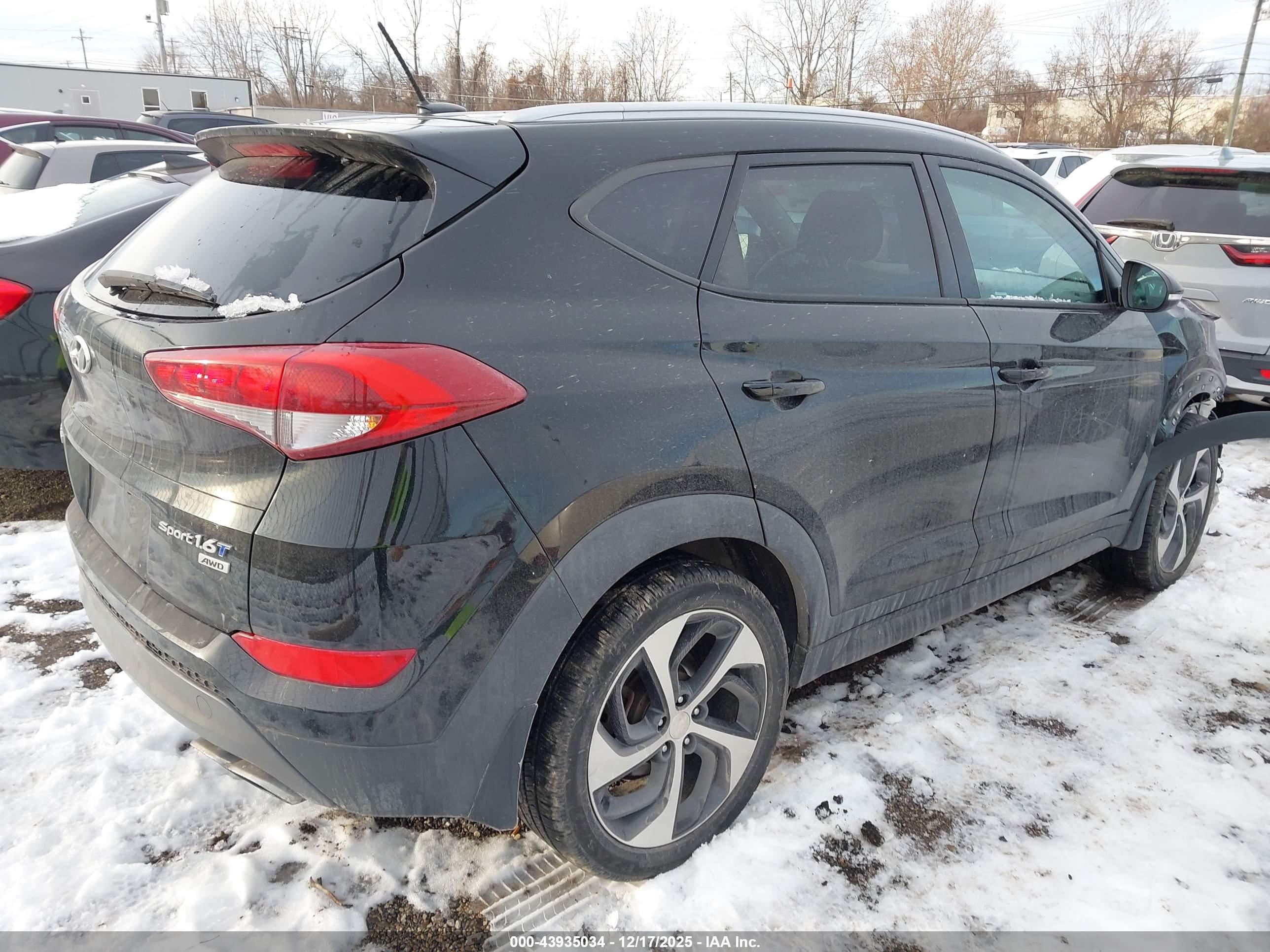 HYUNDAI TUCSON image 4
