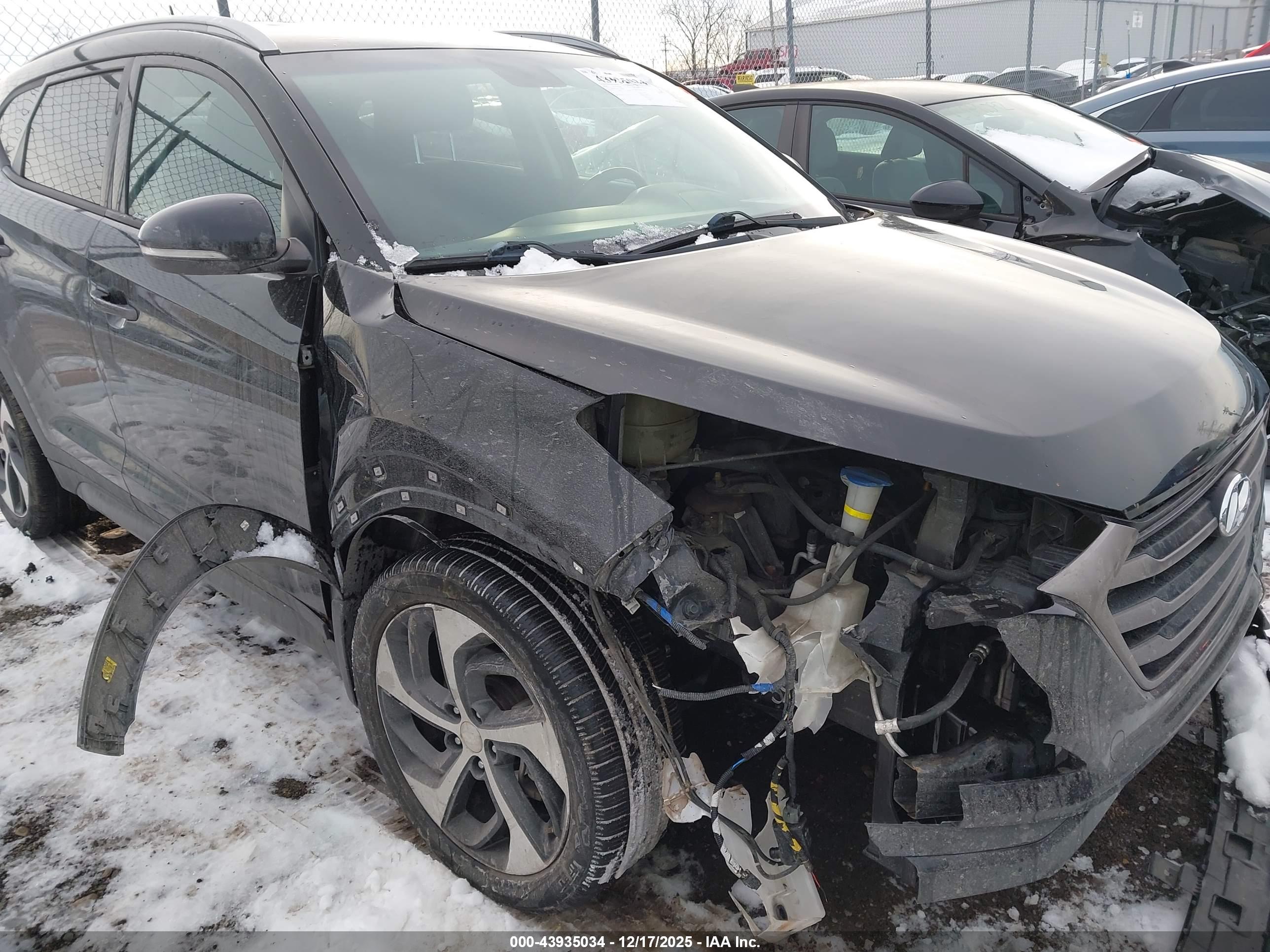 HYUNDAI TUCSON image 6