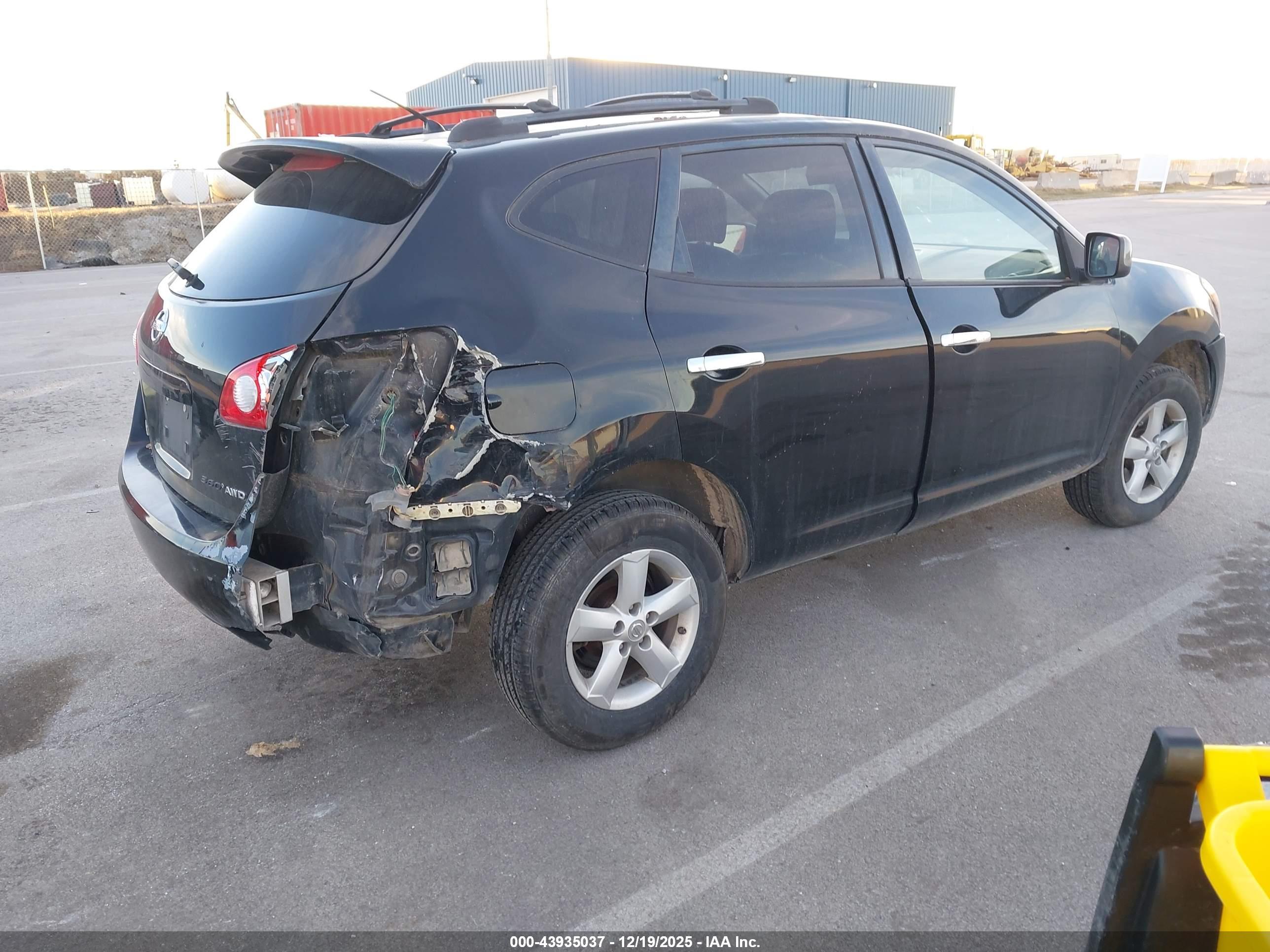 NISSAN ROGUE image 4