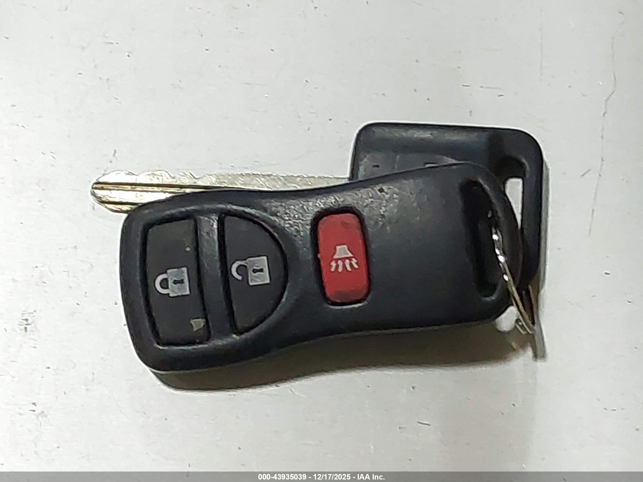 NISSAN FRONTIER image 11