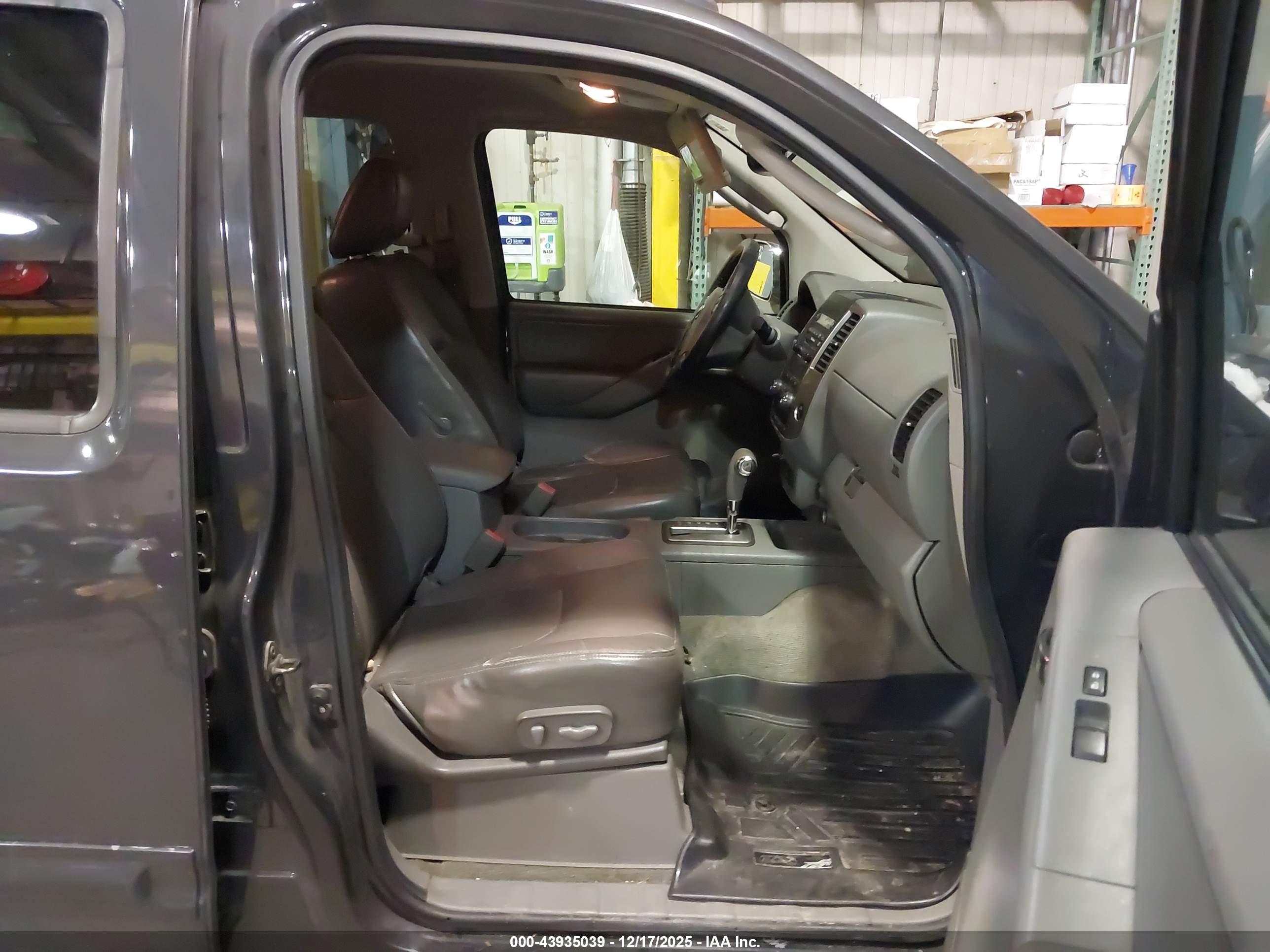 NISSAN FRONTIER image 5