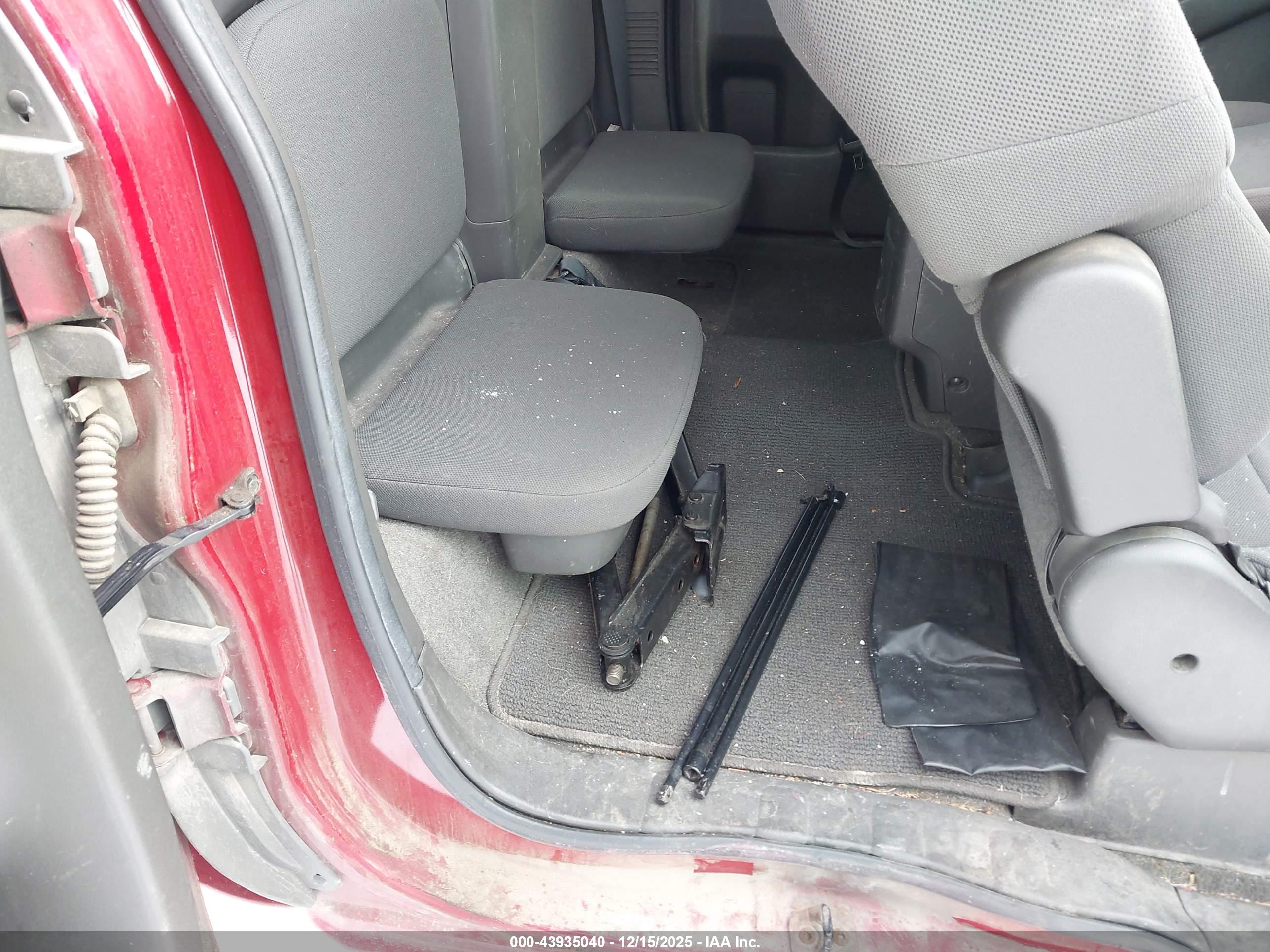 NISSAN FRONTIER image 8