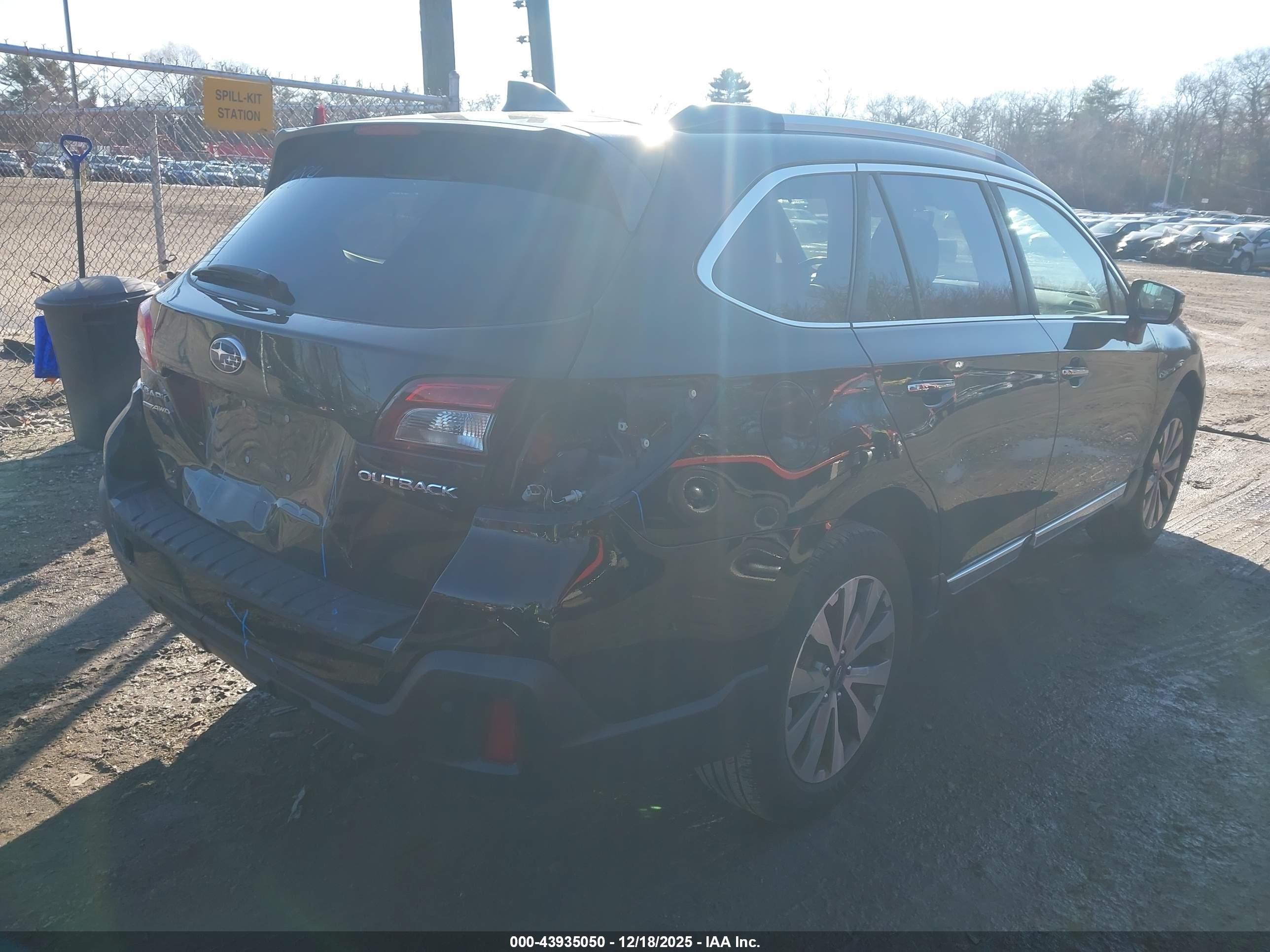 SUBARU OUTBACK image 4