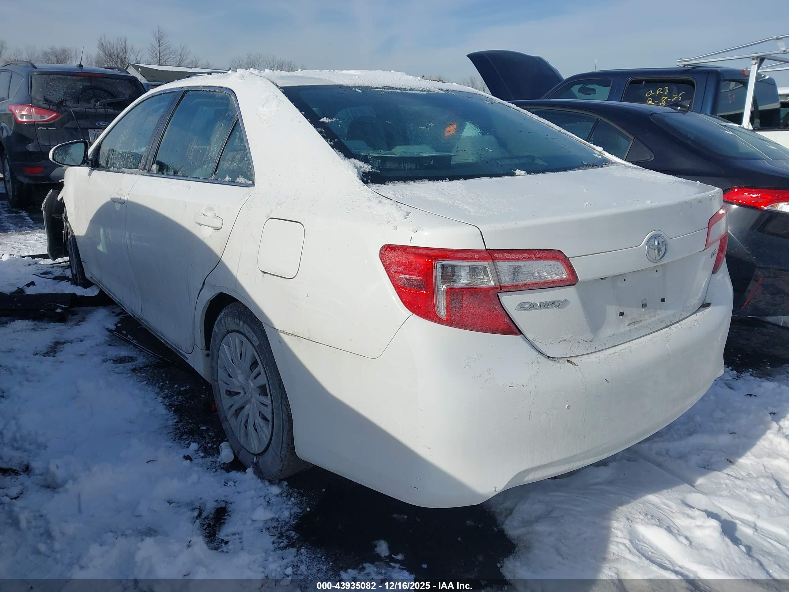 TOYOTA CAMRY image 3
