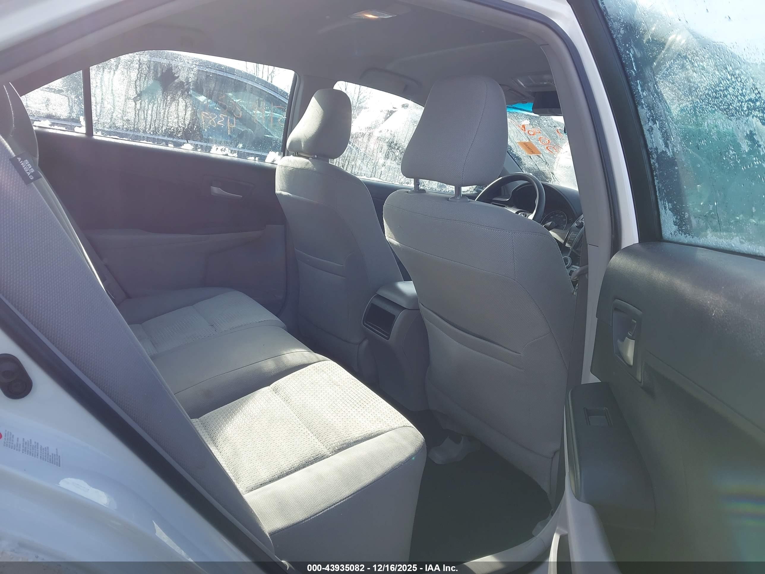 TOYOTA CAMRY image 8