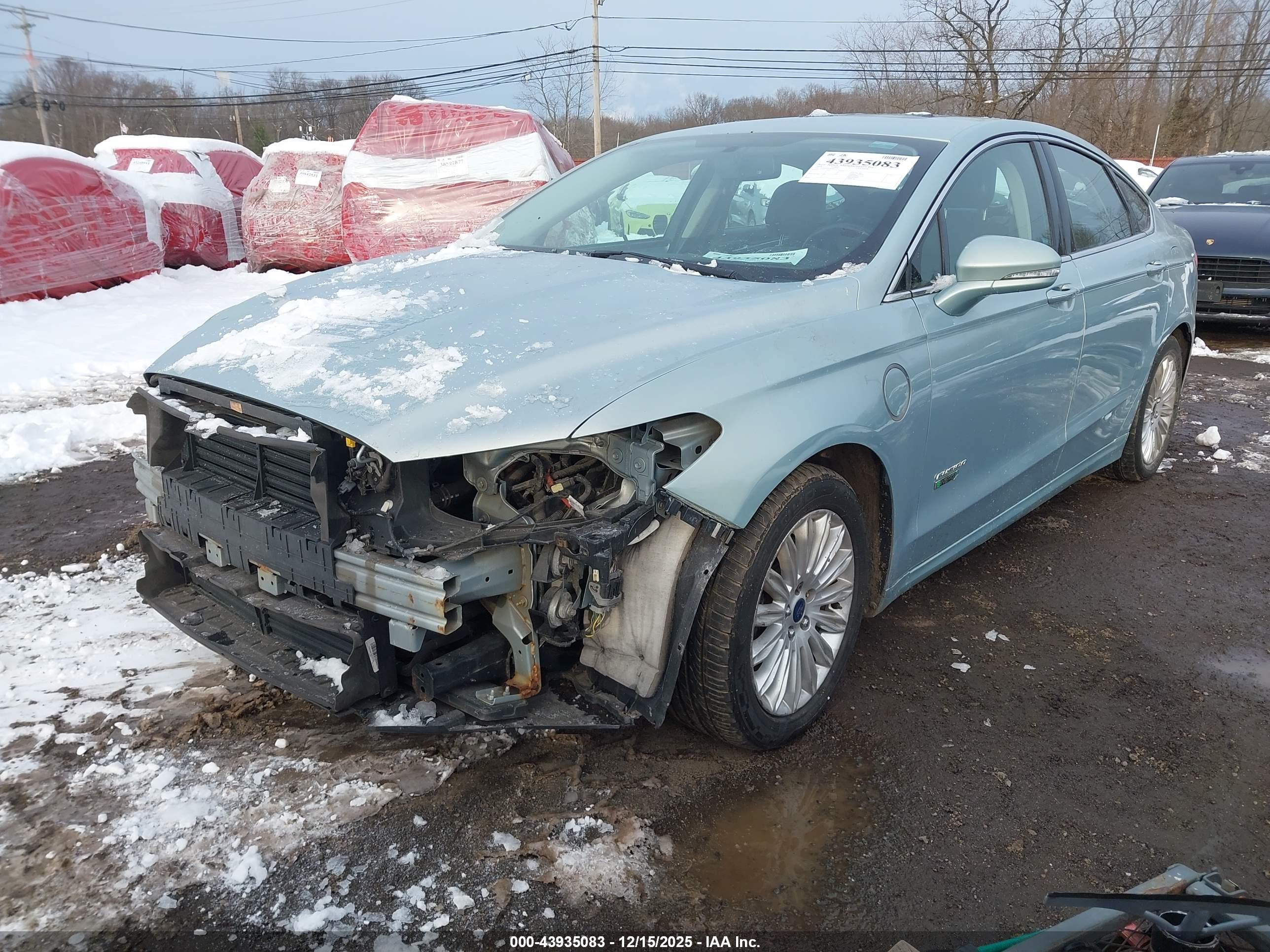 FORD FUSION image 2