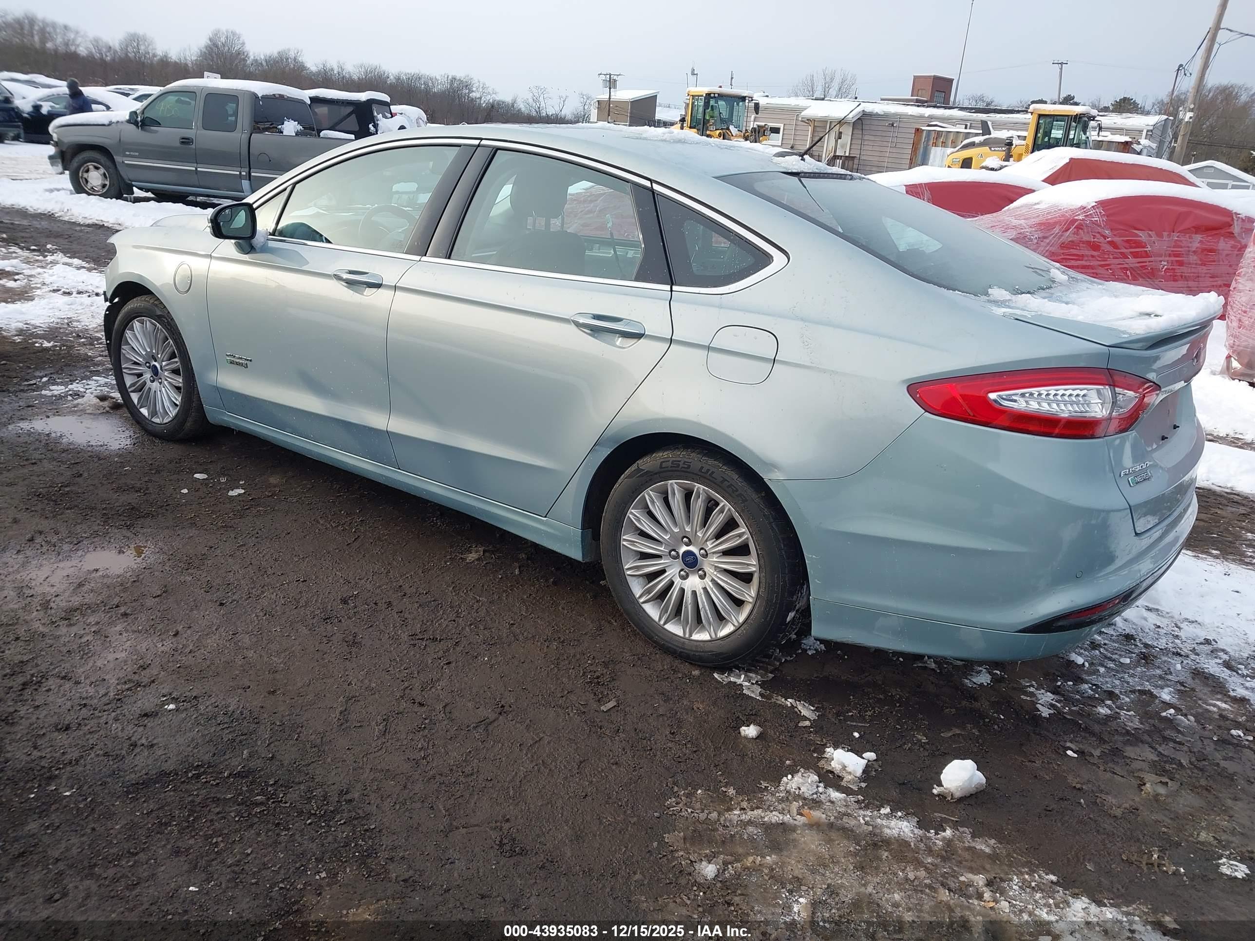 FORD FUSION image 3