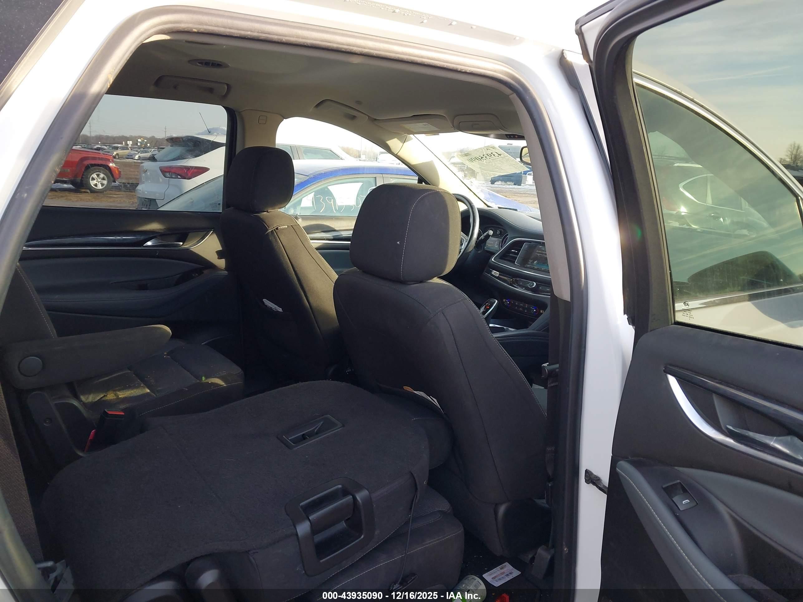 BUICK ENCLAVE image 8