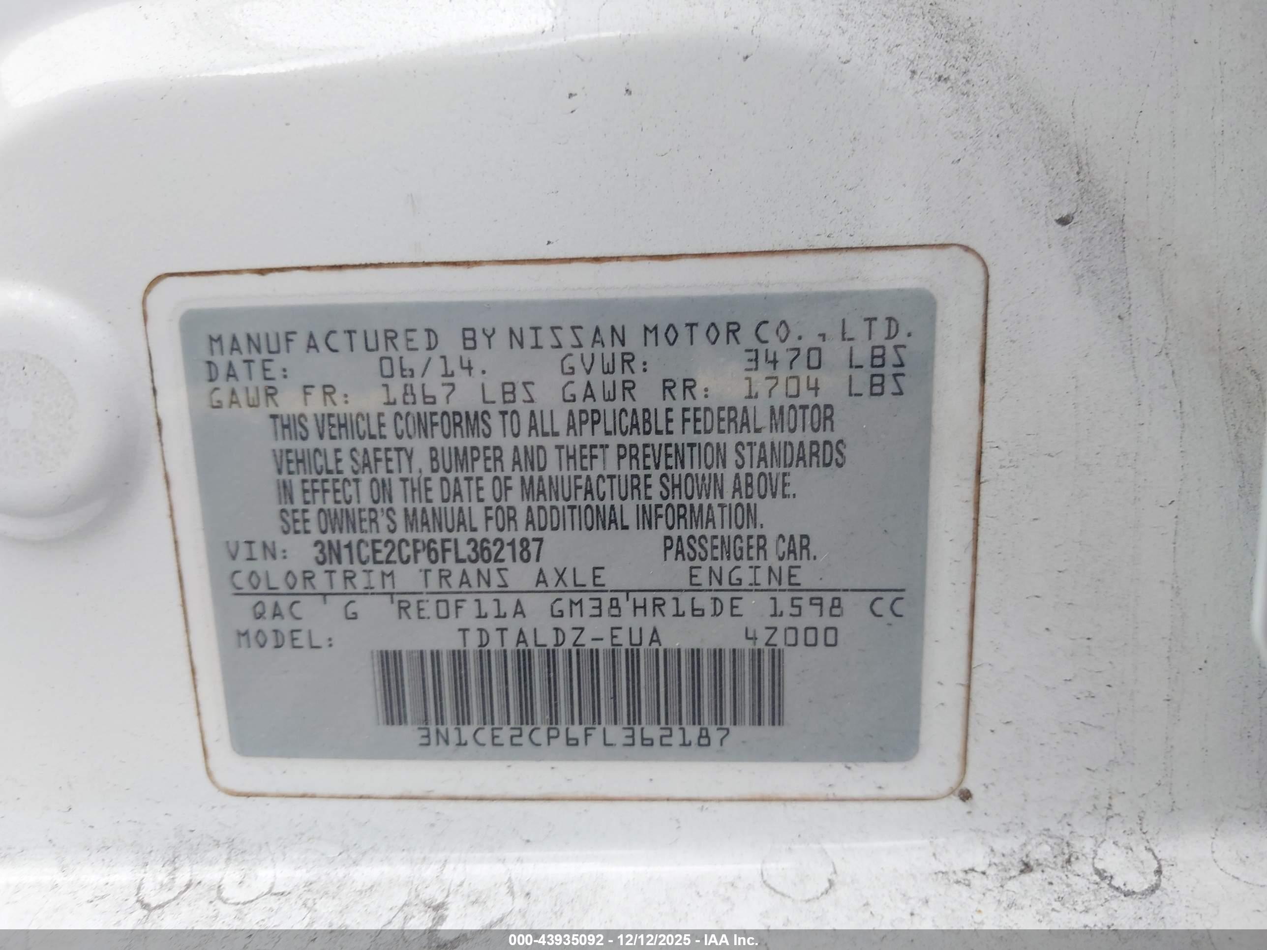 NISSAN VERSA image 9
