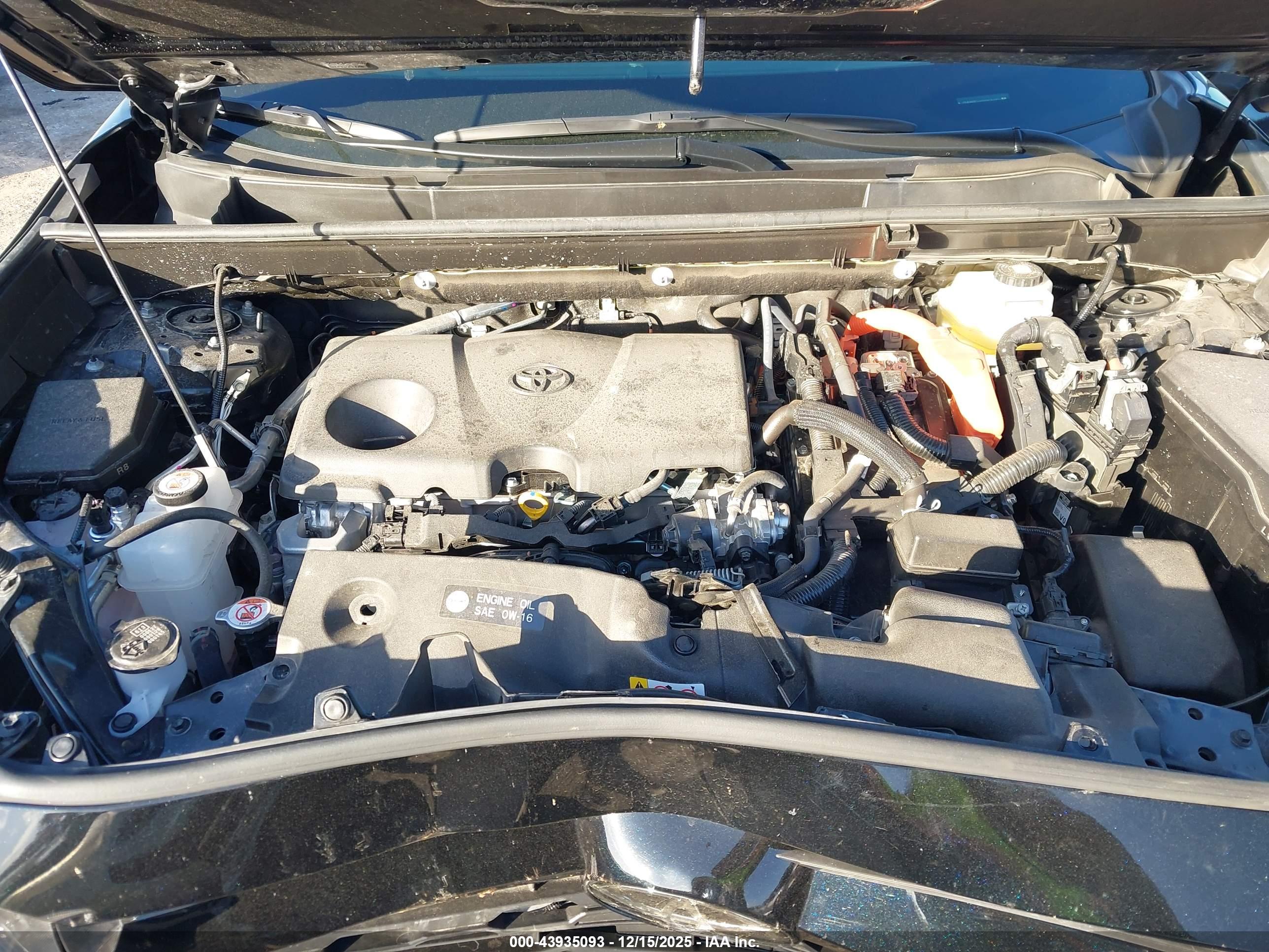 TOYOTA RAV4 image 10
