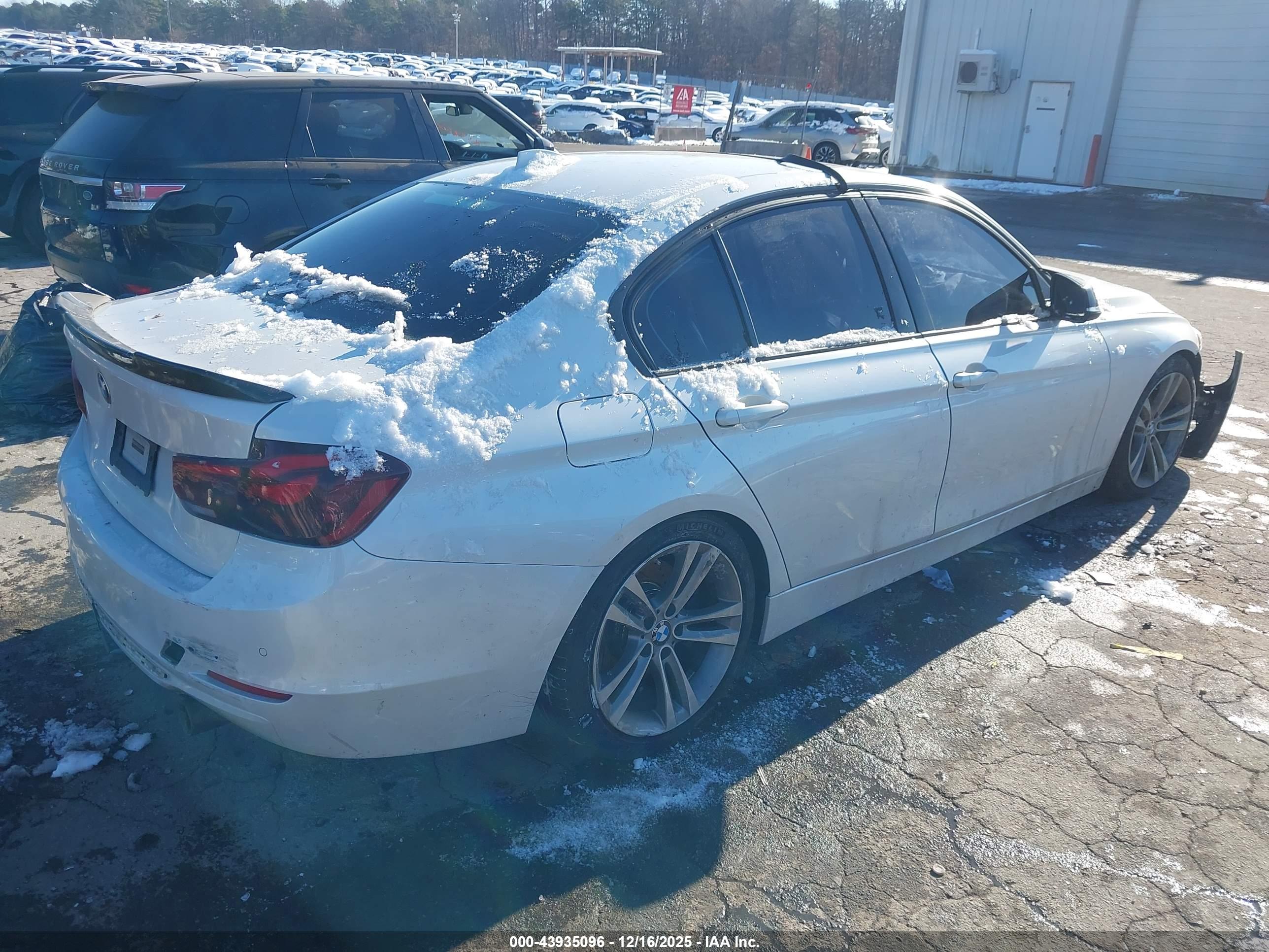 BMW 335I image 4