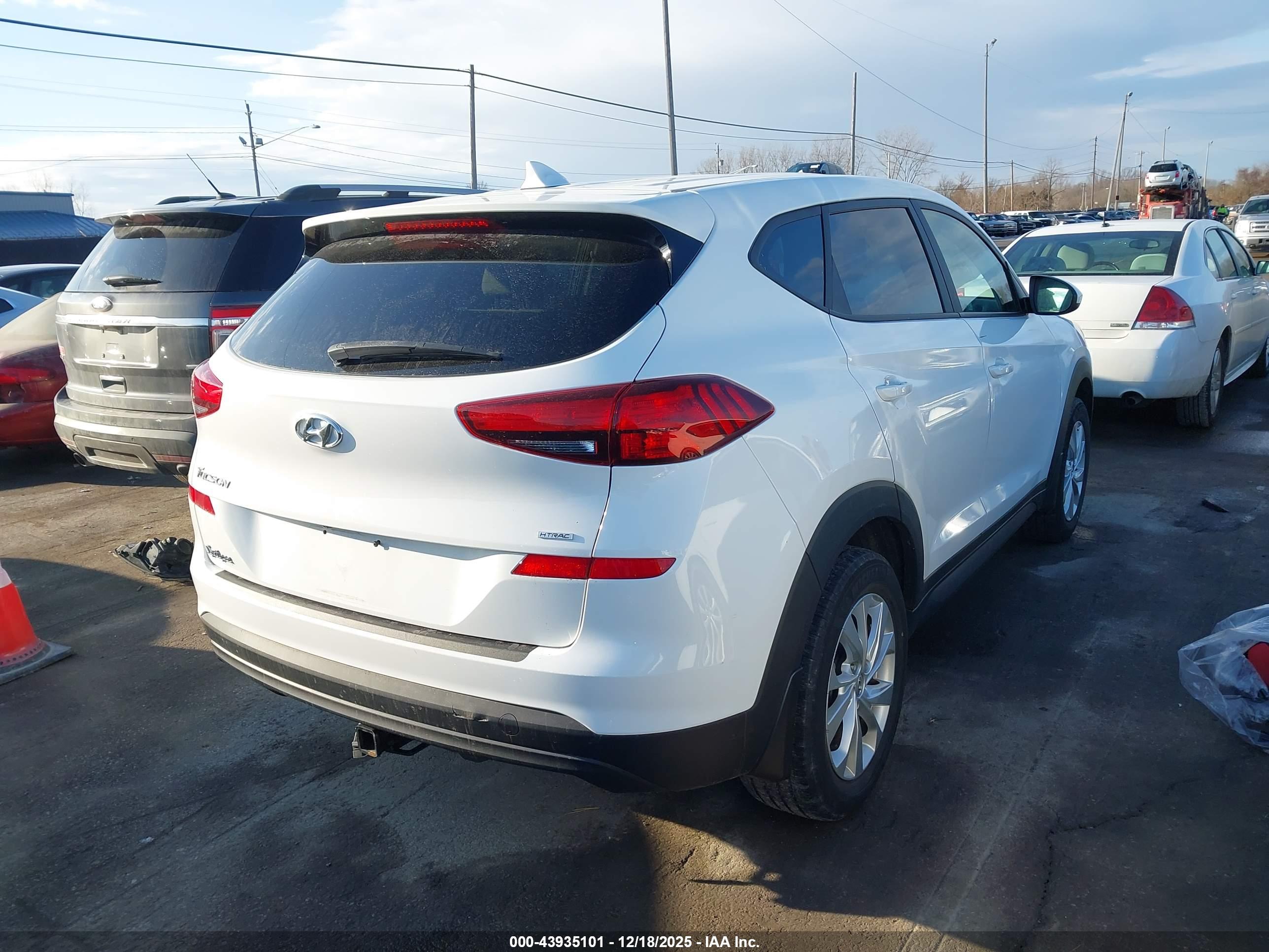 HYUNDAI TUCSON image 4