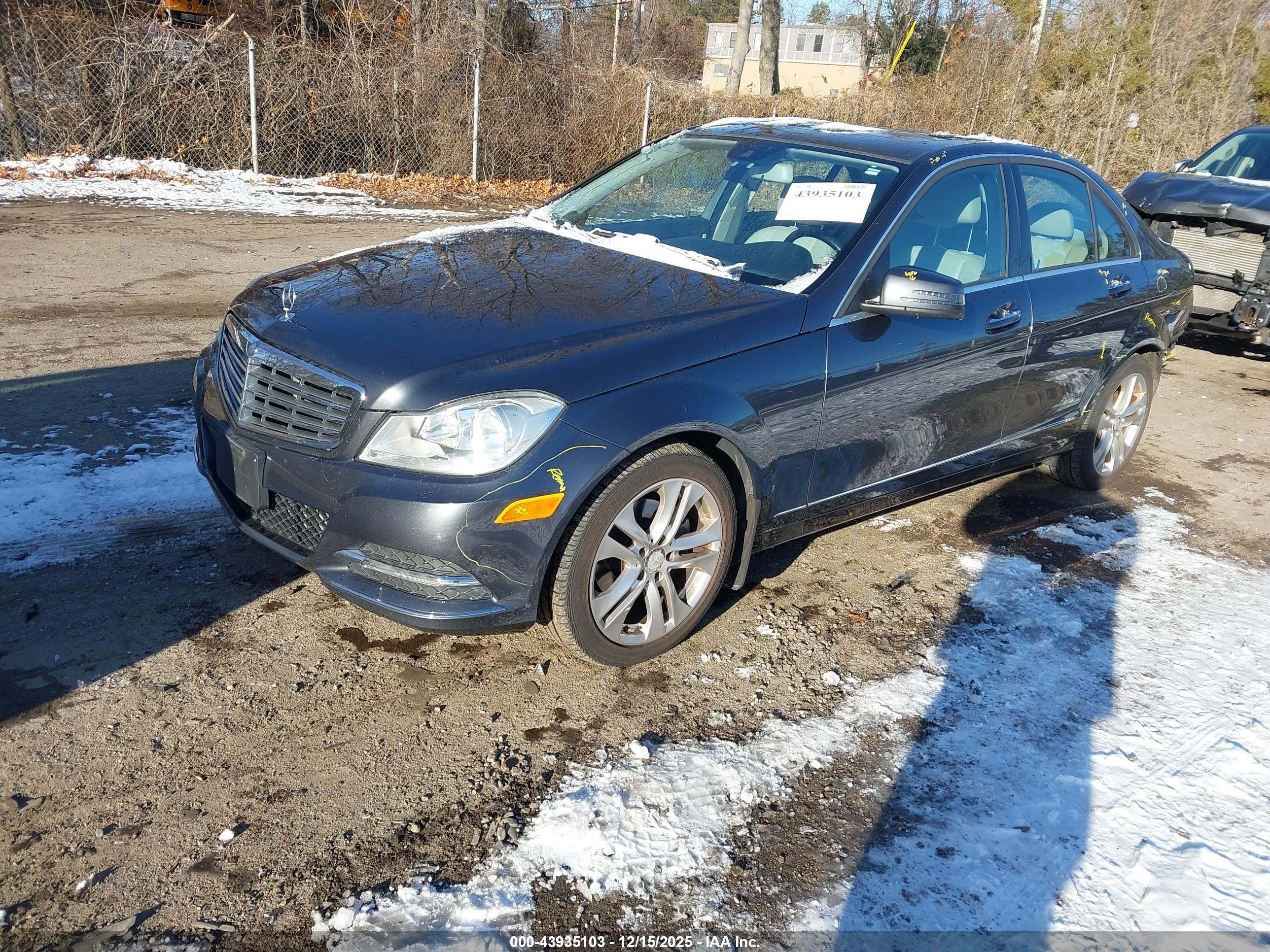 MERCEDES-BENZ C image 2
