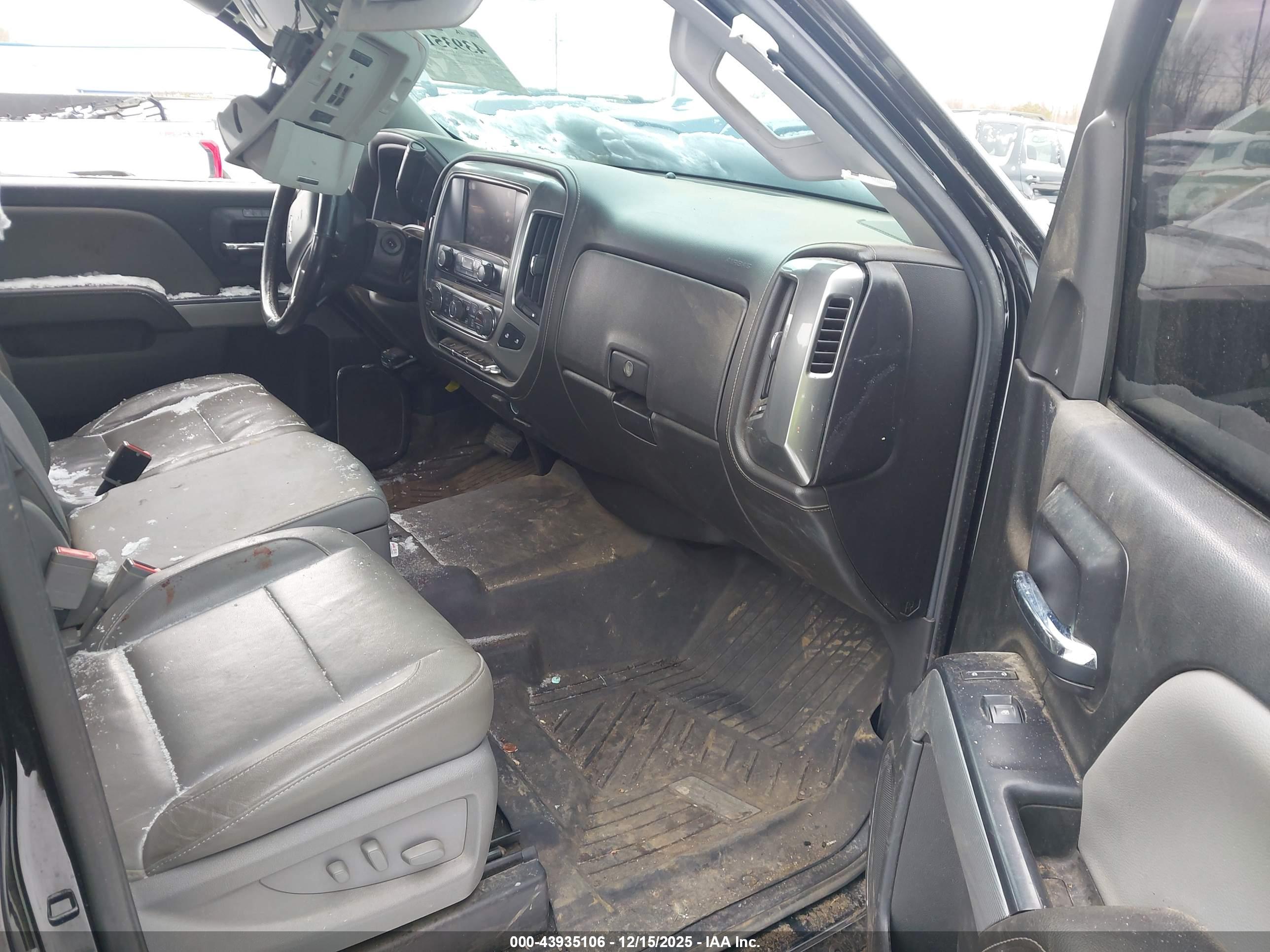 CHEVROLET SILVERADO image 5