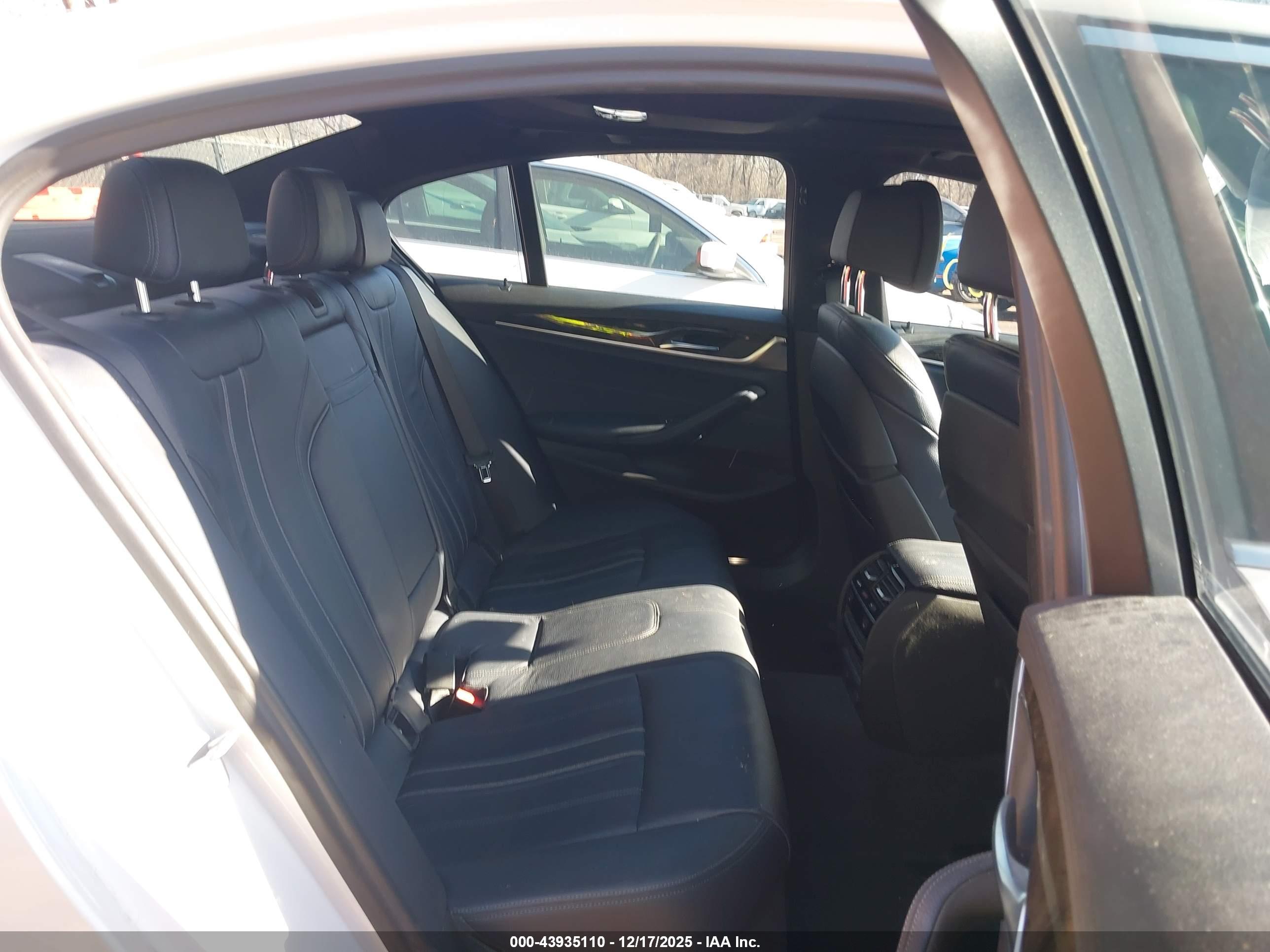 BMW 530I image 8
