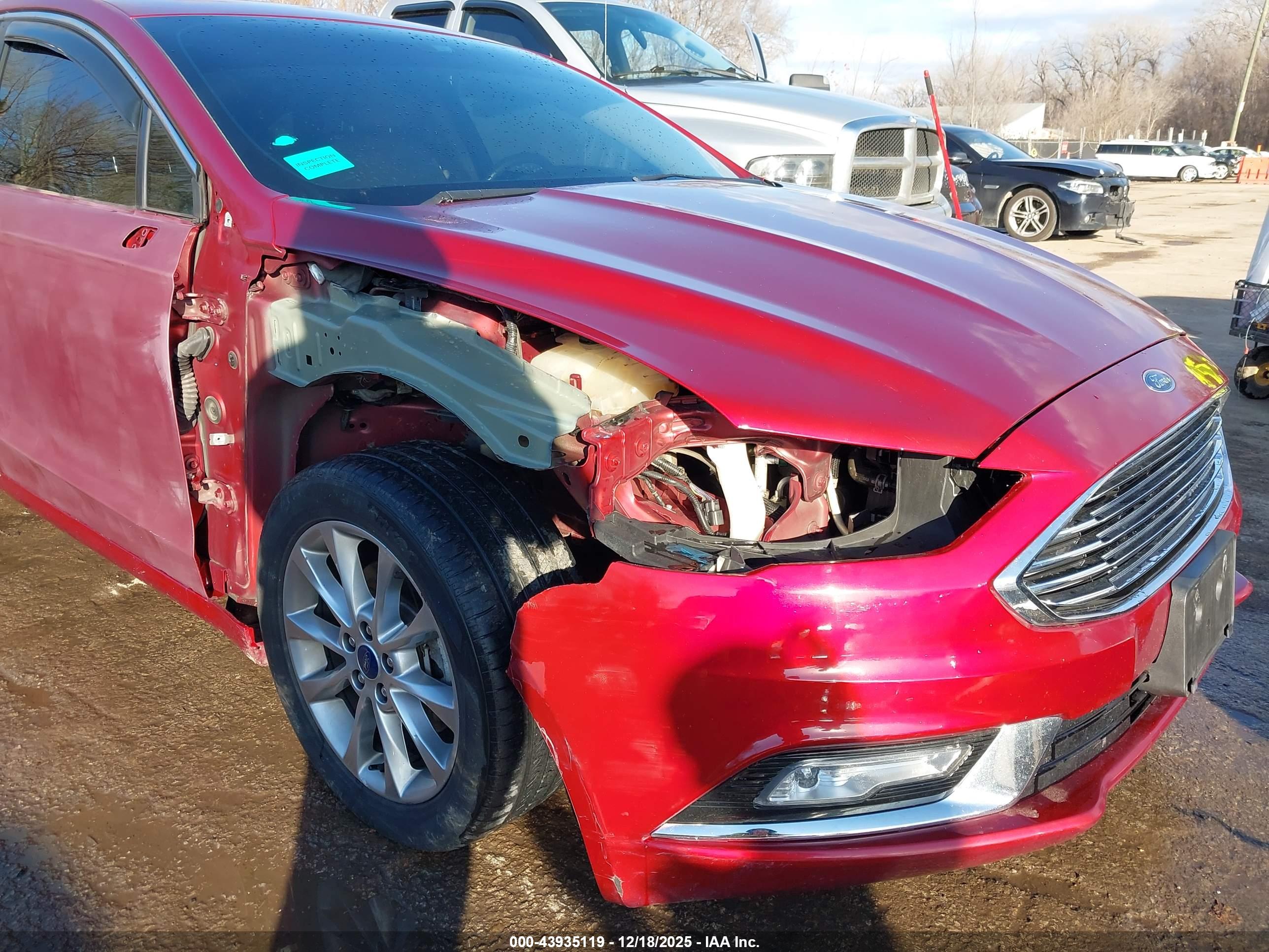 FORD FUSION image 6