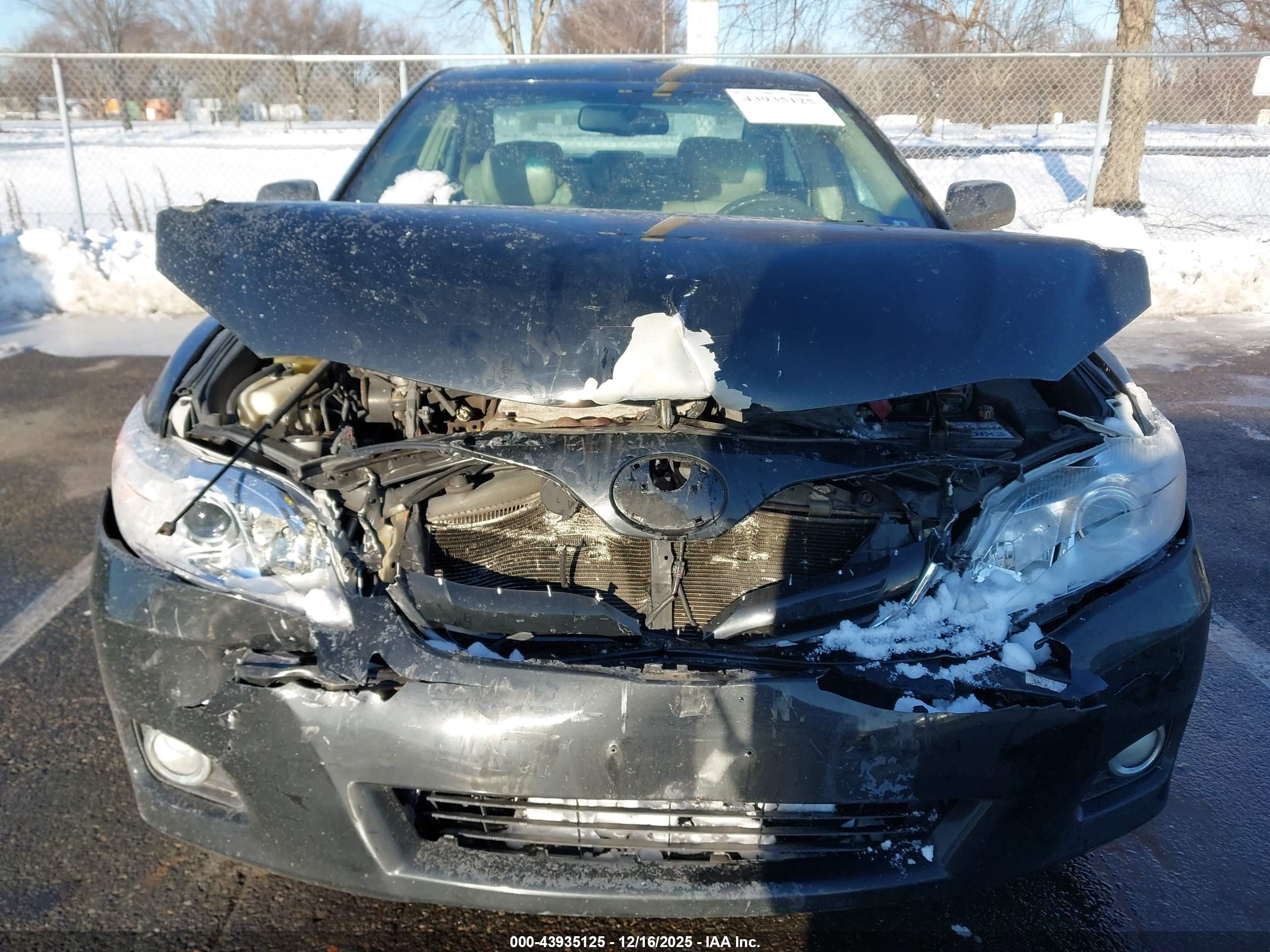 TOYOTA CAMRY image 6