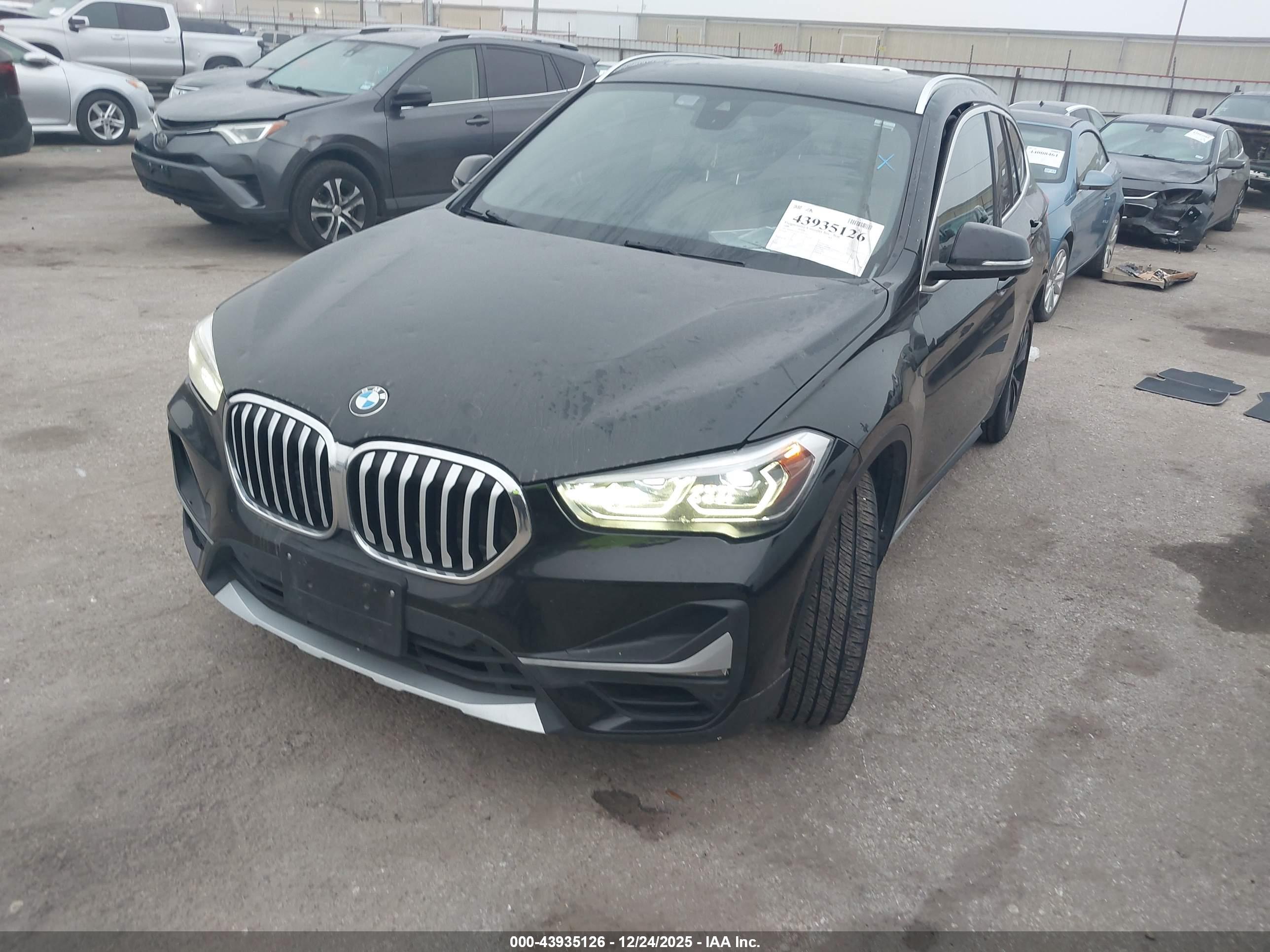 BMW X1 image 2