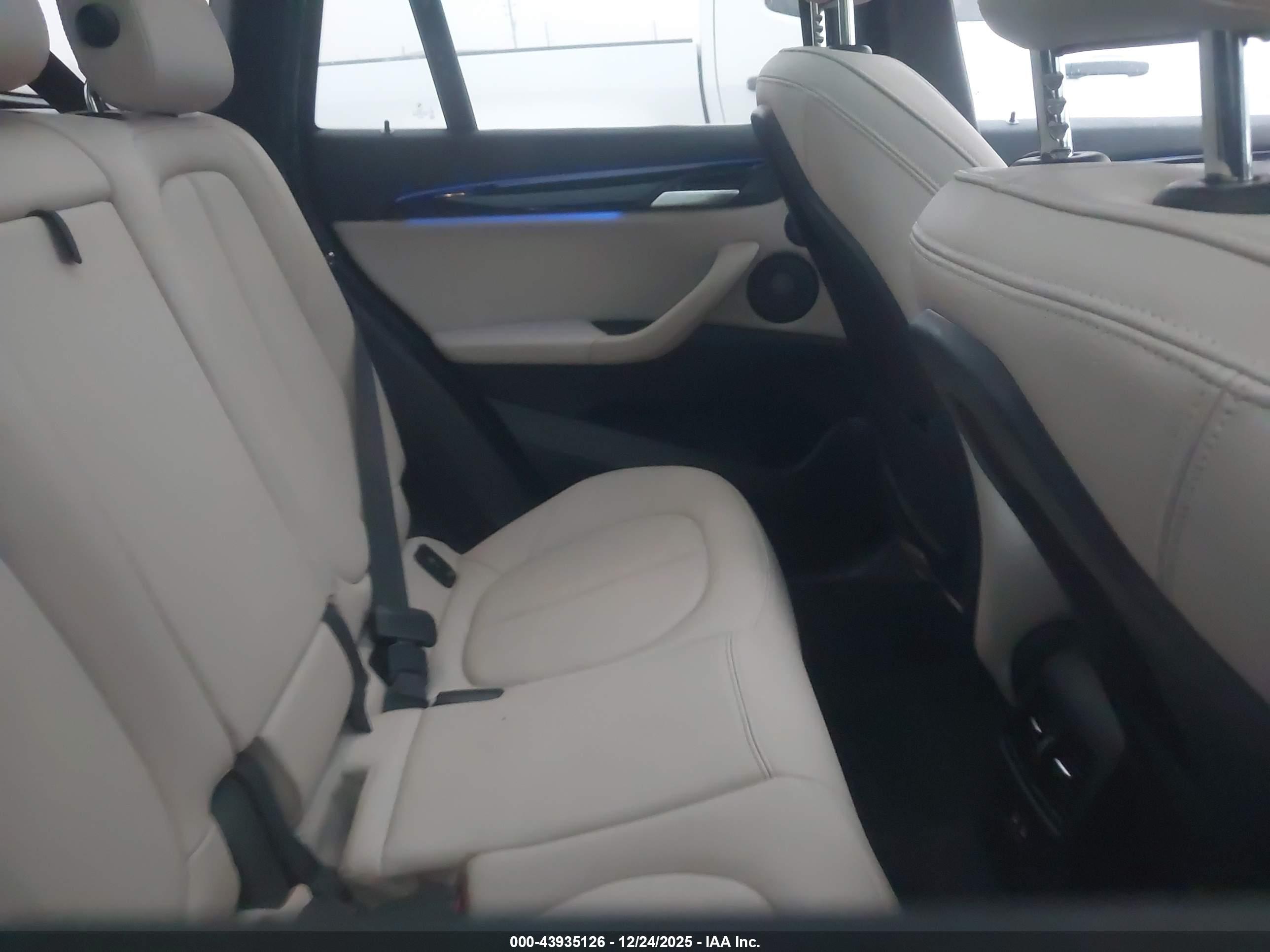 BMW X1 image 8